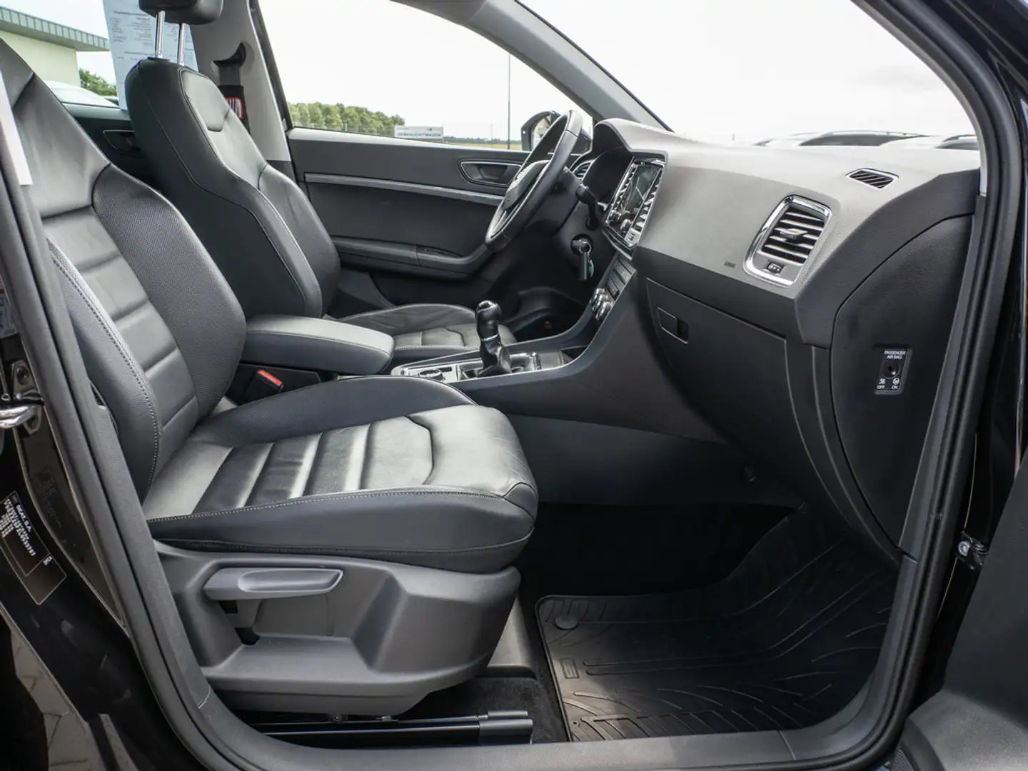 SEAT Ateca 1.5 TSI Style LEDER KAMERA NAVI 360° Schwarz - 2