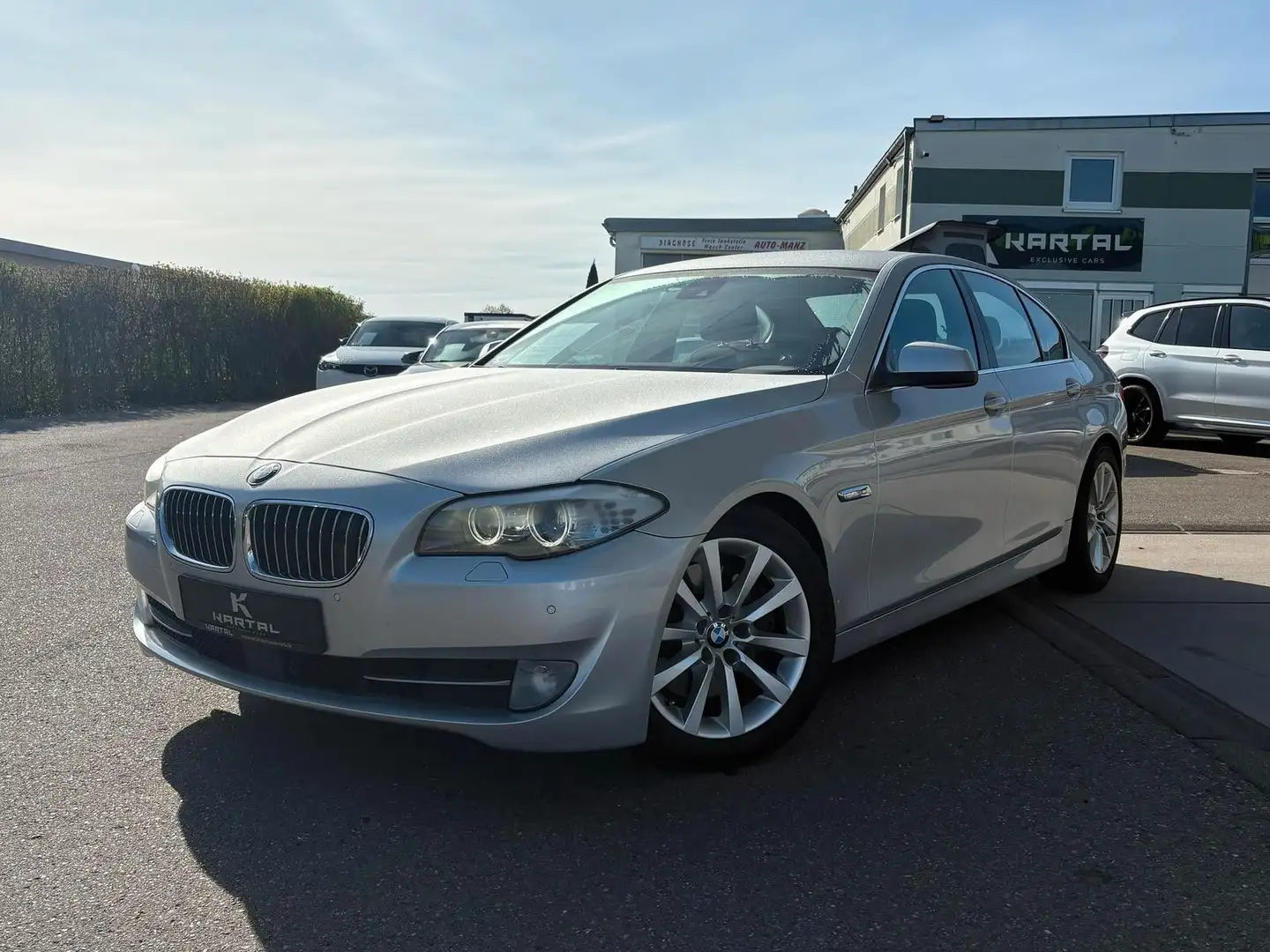 BMW 535 i Lim. HUD*ACC*Night Vision*NAVI Prof.* Stříbrná - 1