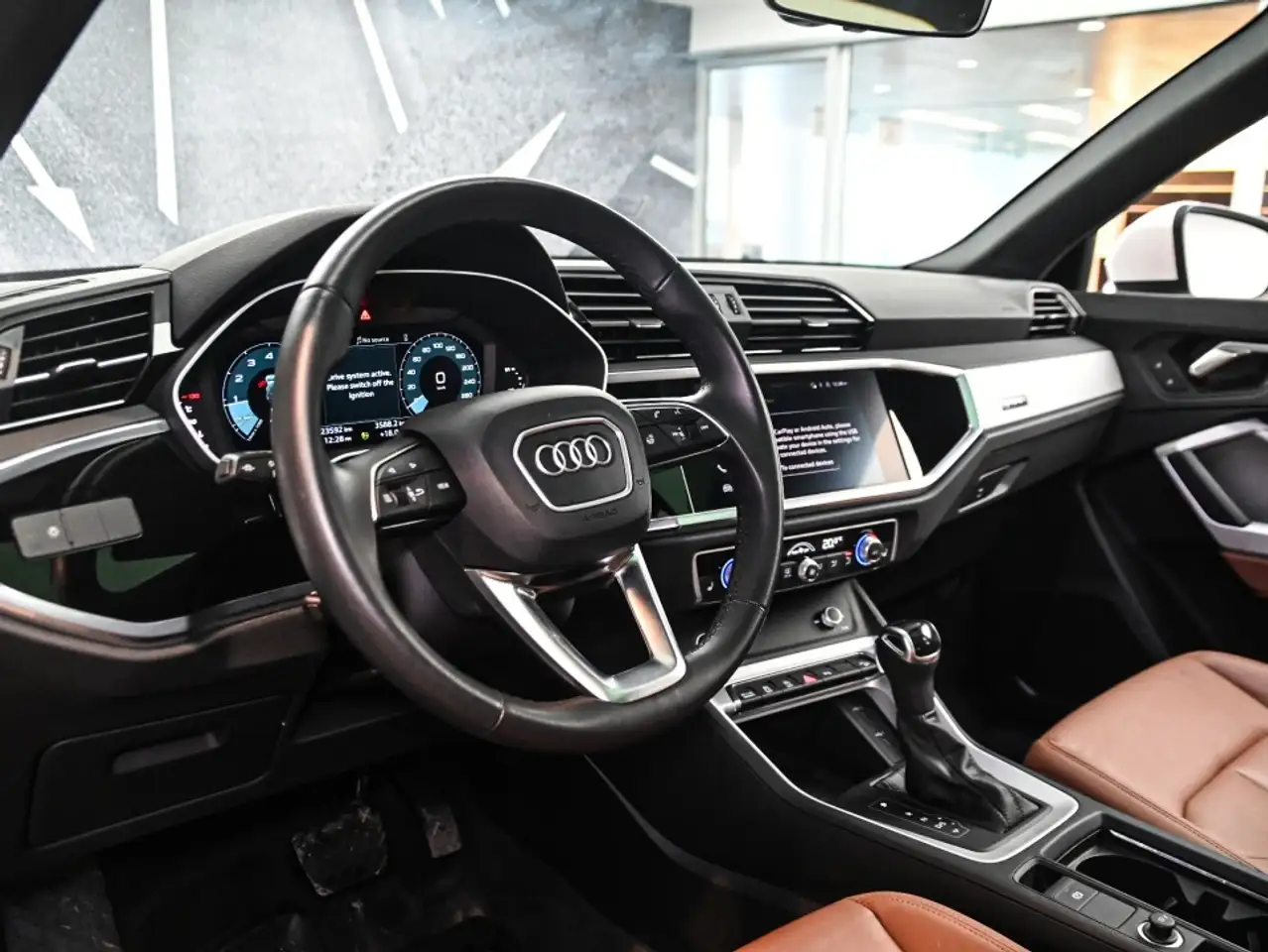Audi Q3 снимка Audi Q3