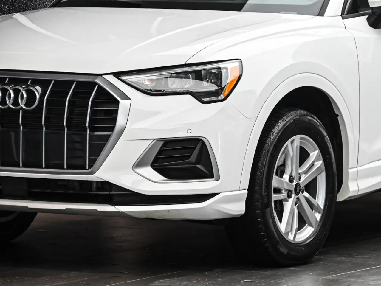 Audi Q3 снимка Audi Q3