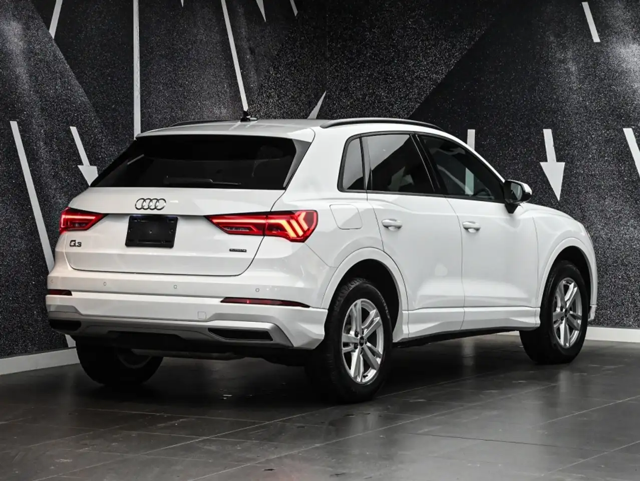 Audi Q3 снимка Audi Q3