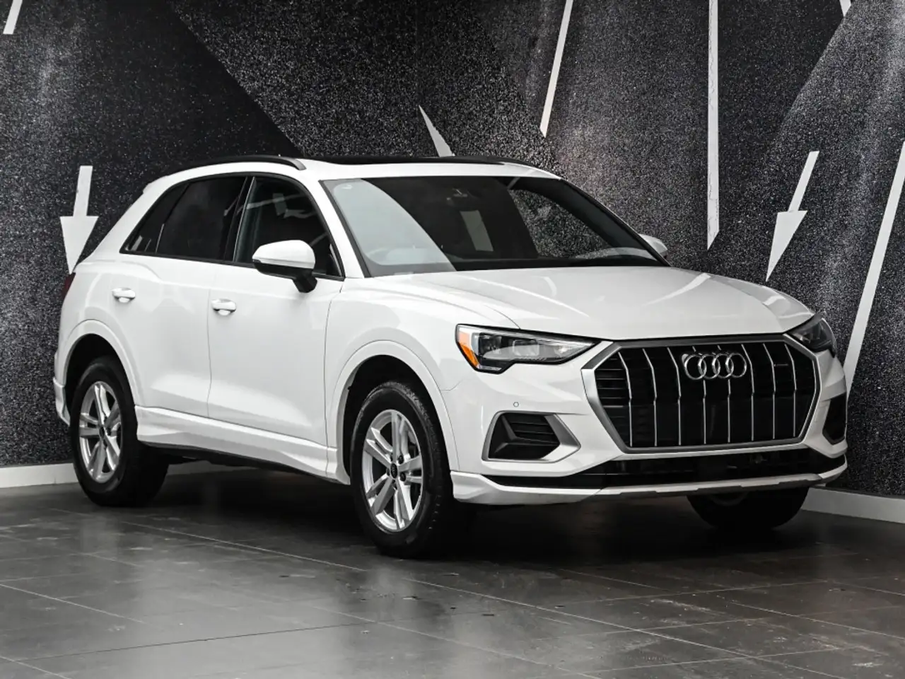 Audi Q3 снимка Audi Q3