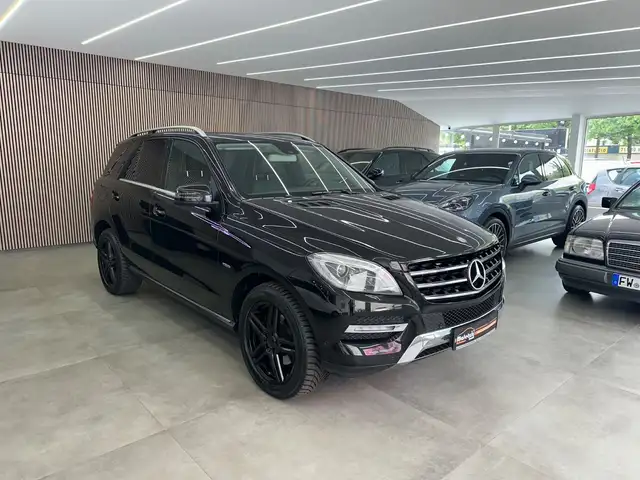 Mercedes-Benz ML 250 CDI BlueTec*Leder*Bi-Xenon*El.Heckklappe*