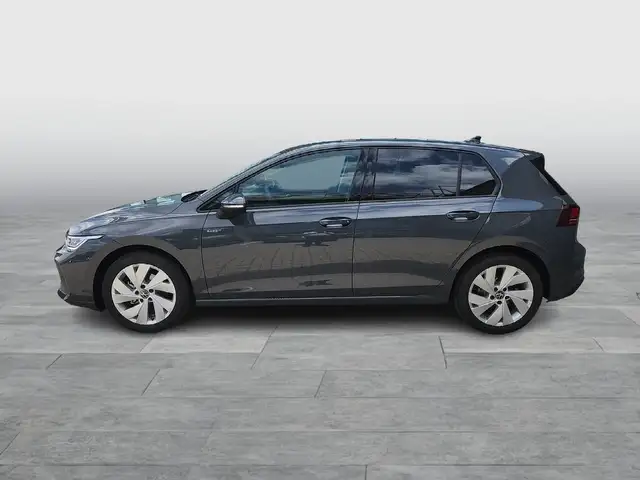 Volkswagen Golf view 3