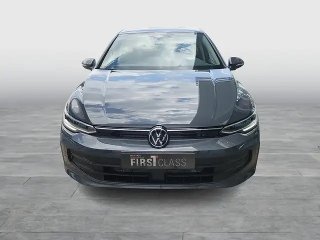 Volkswagen Golf view 2