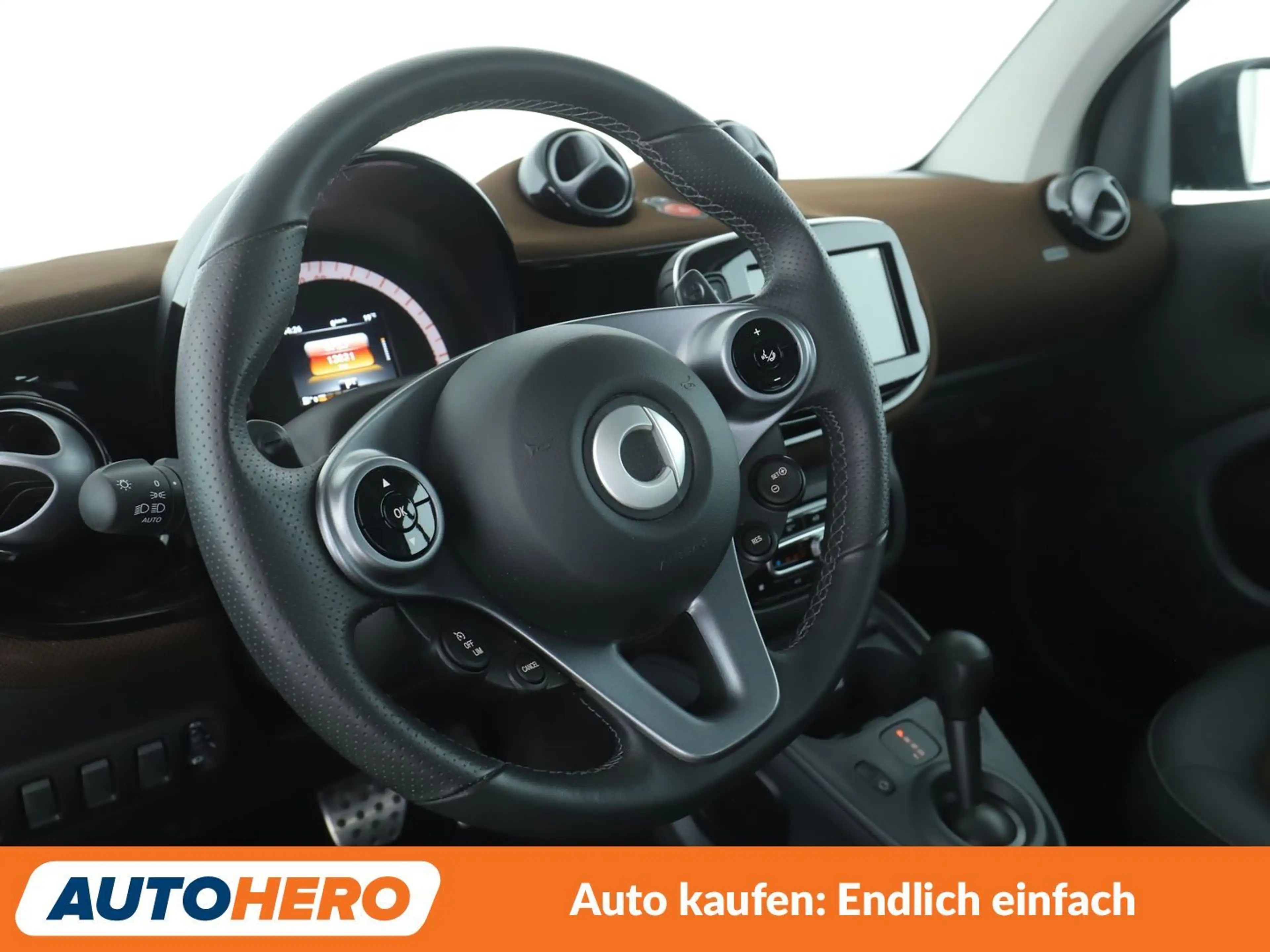 smart forTwo 0.9 Turbo Perfect Aut.*TEMPO*PANO*CAM*SHZ* — photo 11