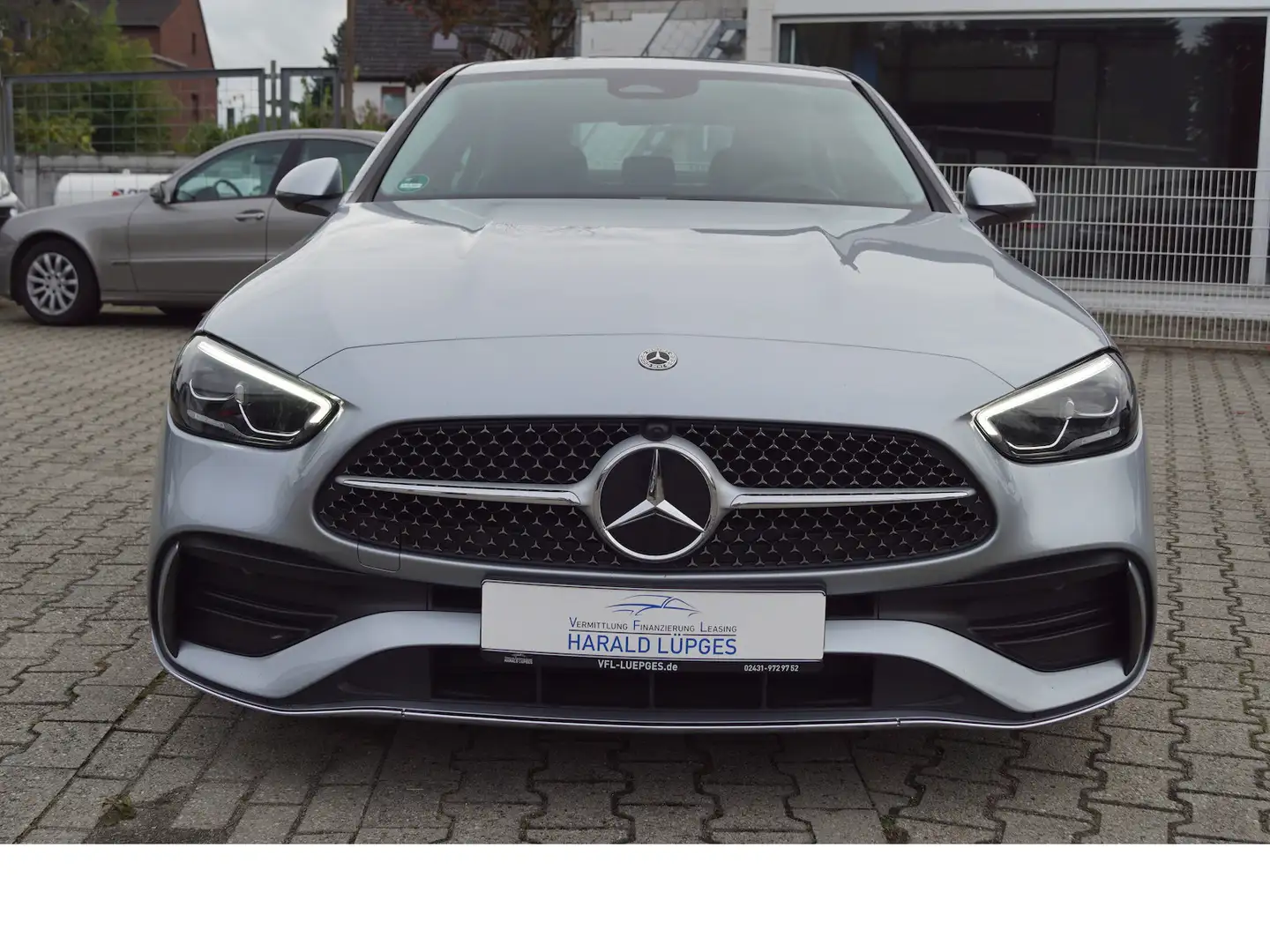 Mercedes-Benz C 200 d, AMG-Plus, LED, Leder, Glas-Schiebedach Silber - 2