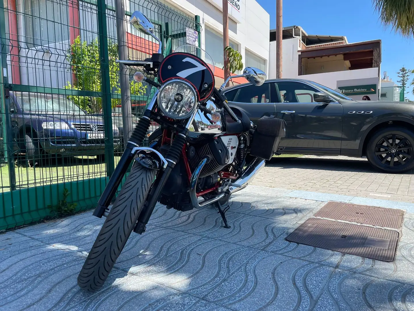 Moto Guzzi V7 Sport Racer Plateado - 2