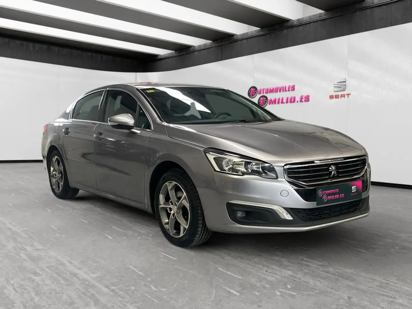 Peugeot 508 1.6BlueHDI Active 120 Silber - 1