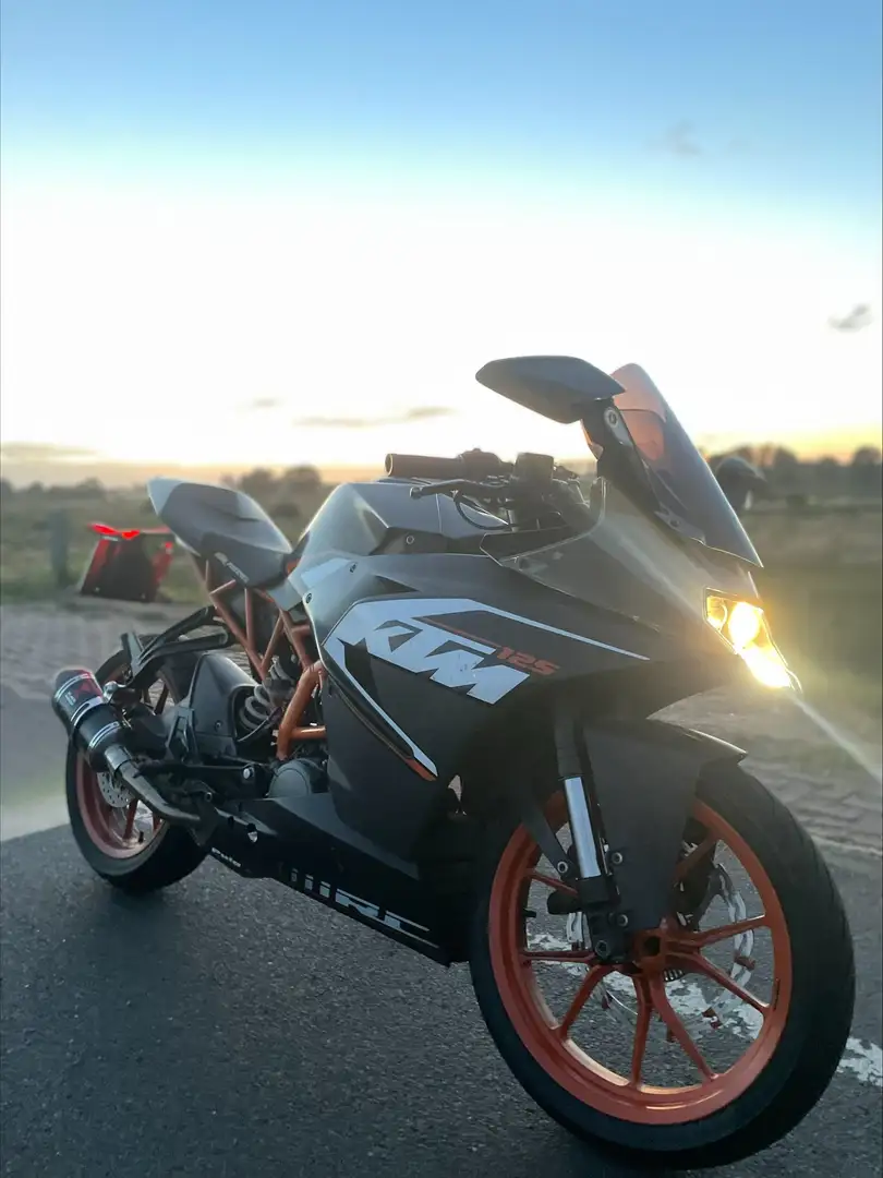 KTM RC 125 Zwart - 2