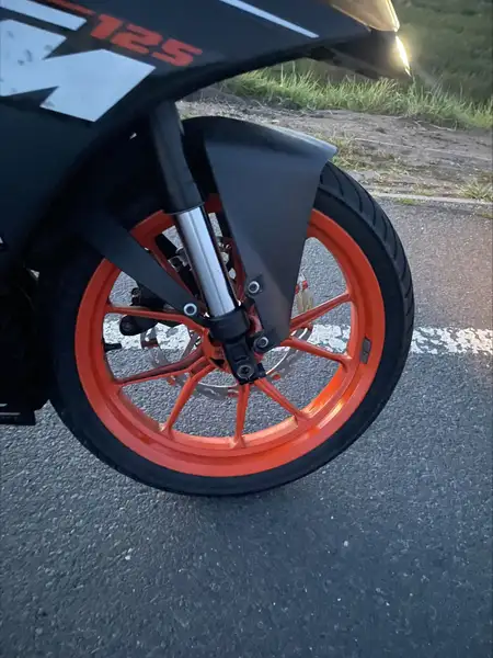 KTM RC 125 - foto 7