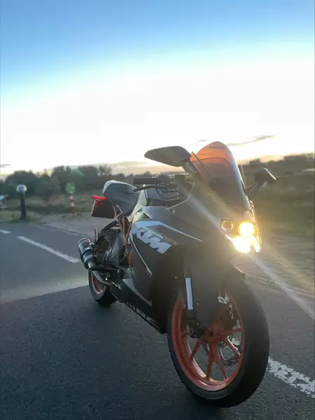 KTM RC 125 - foto 5