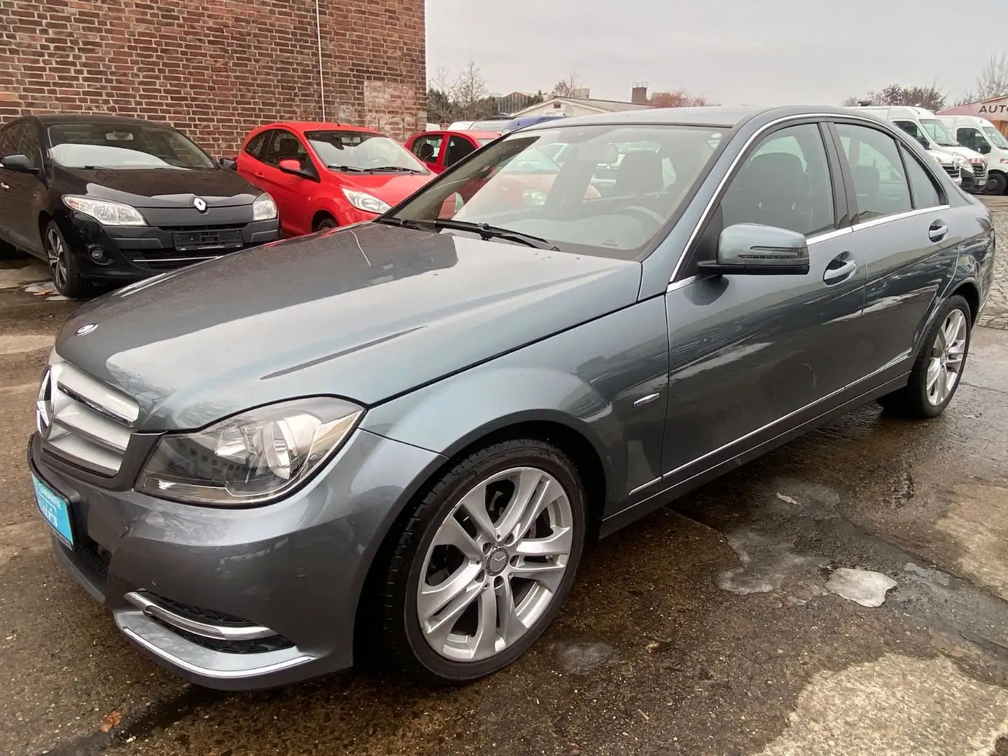 Mercedes-Benz C 200 CGI "Avantgarde" Facelift+Navi+Leder+PDC Plateado - 1