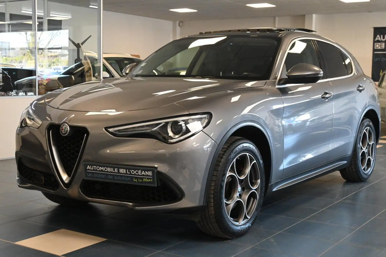 Alfa Romeo Stelvio 2.0T 200 ch Q4 AT8 Lusso Gris - 1