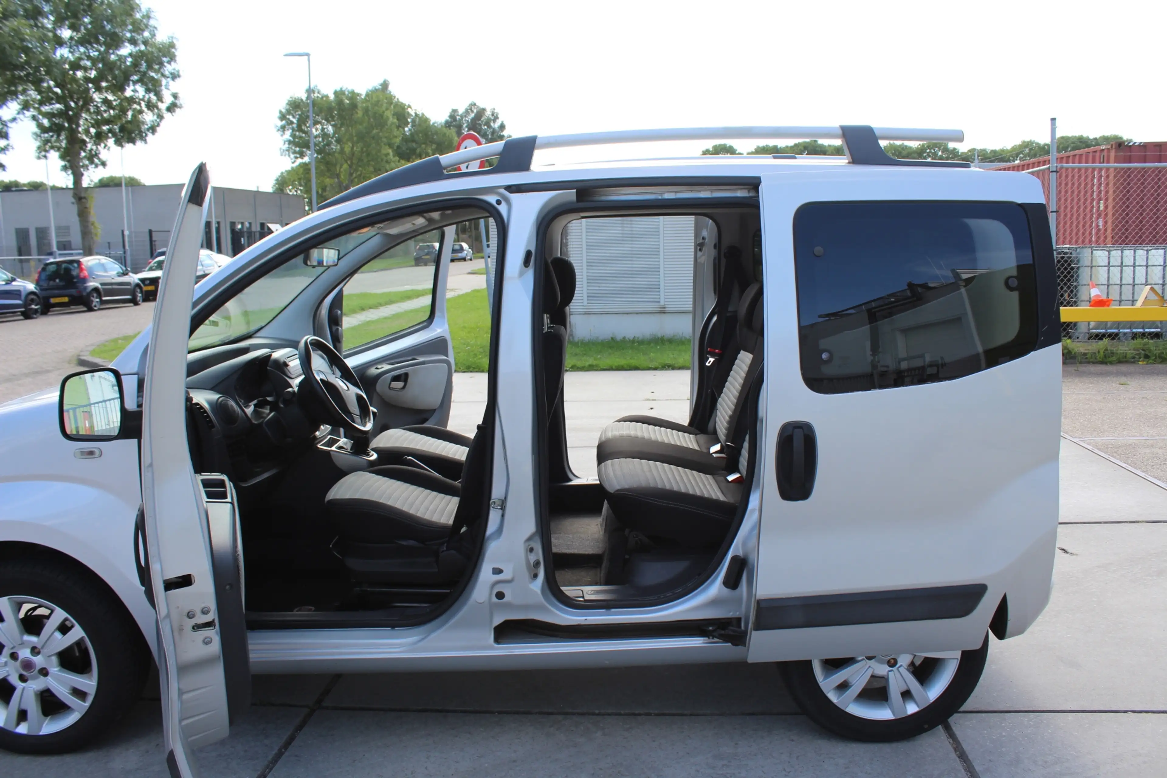 Fiat Qubo 1.4 Dynamic LAGE KM NETTE 5 PERS DUBBELE SCHUIFDEU — photo 17