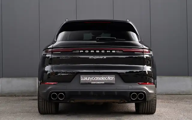 Porsche Cayenne view 7