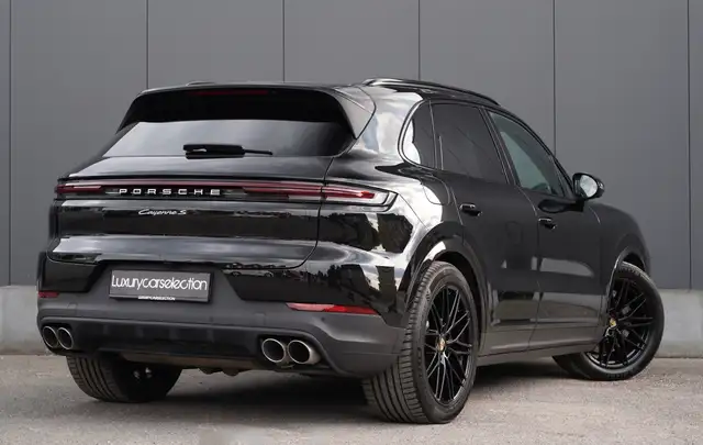 Porsche Cayenne view 5