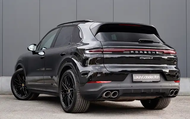 Porsche Cayenne view 4