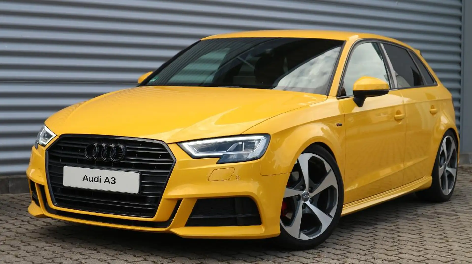 Audi A3 Sportback S line Gewindefahrwerk,LED,Navi u.v.m. Gelb - 1