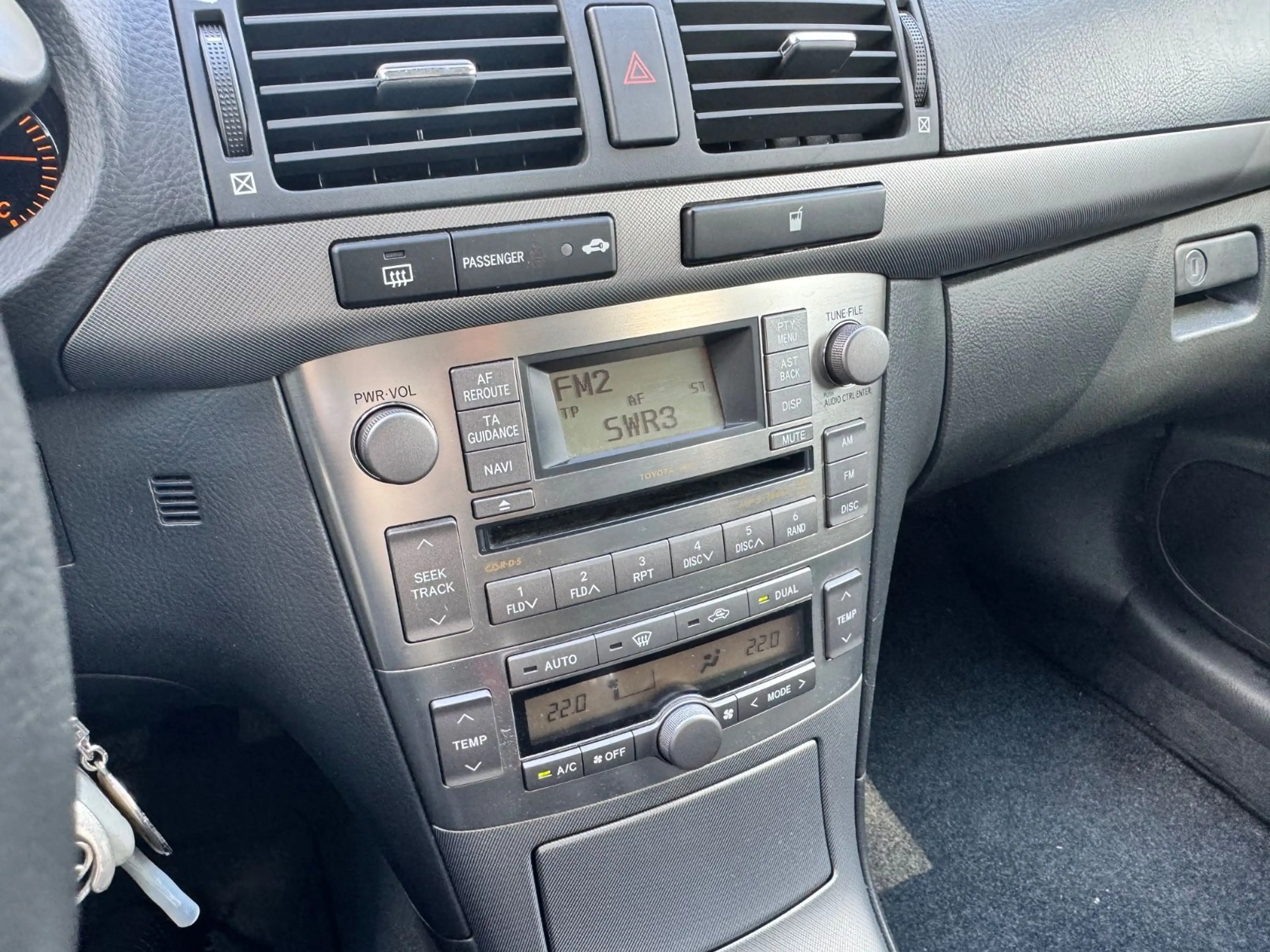Toyota Avensis Kombi 1.8 Sol /1-Hand/Scheckheftgepflegt — photo 7