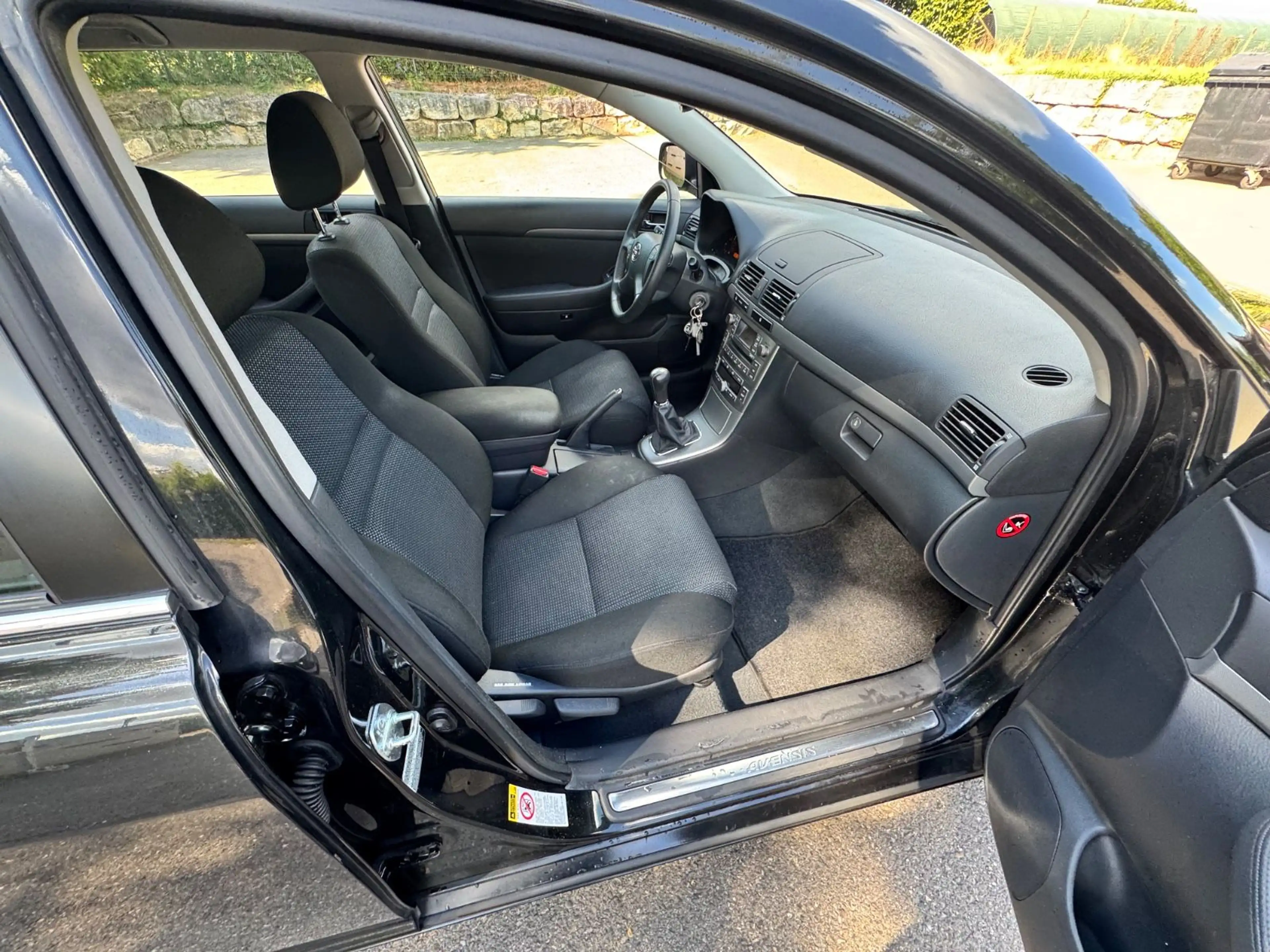 Toyota Avensis Kombi 1.8 Sol /1-Hand/Scheckheftgepflegt — photo 16