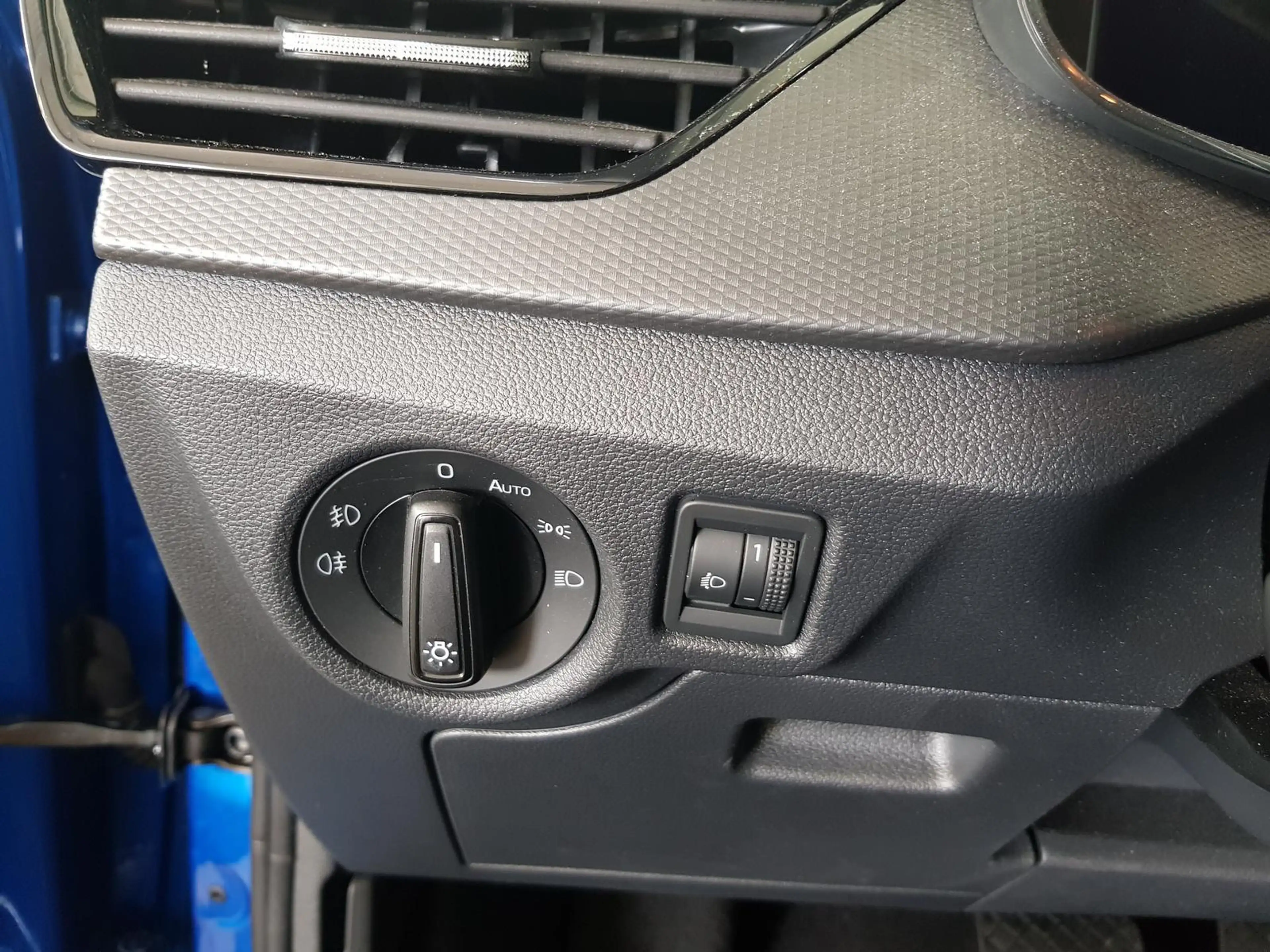 Skoda Scala TSI DSG  SmartLink LED PDC Sitzheiz ACC — photo 6