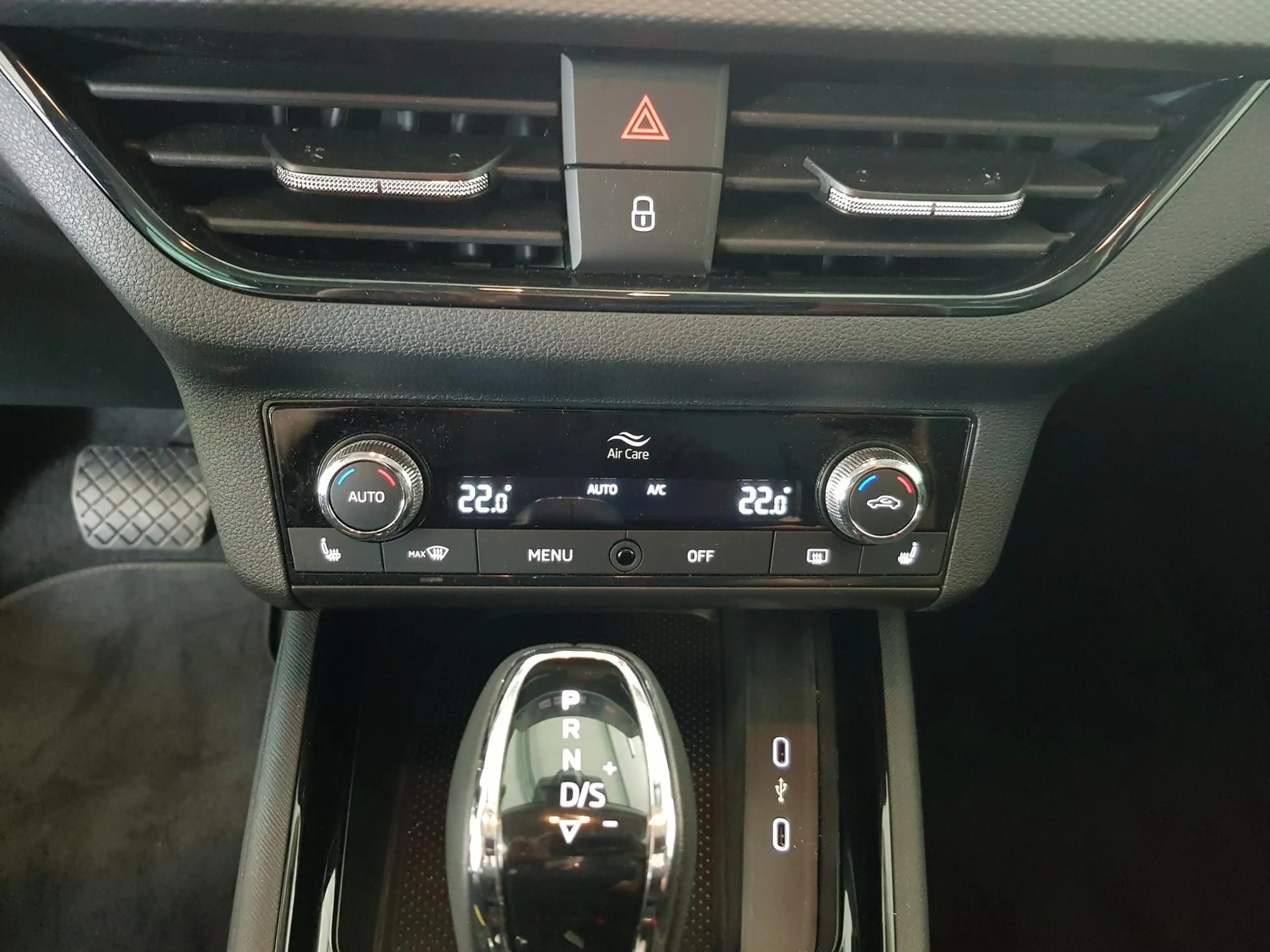 Skoda Scala TSI DSG  SmartLink LED PDC Sitzheiz ACC — photo 11