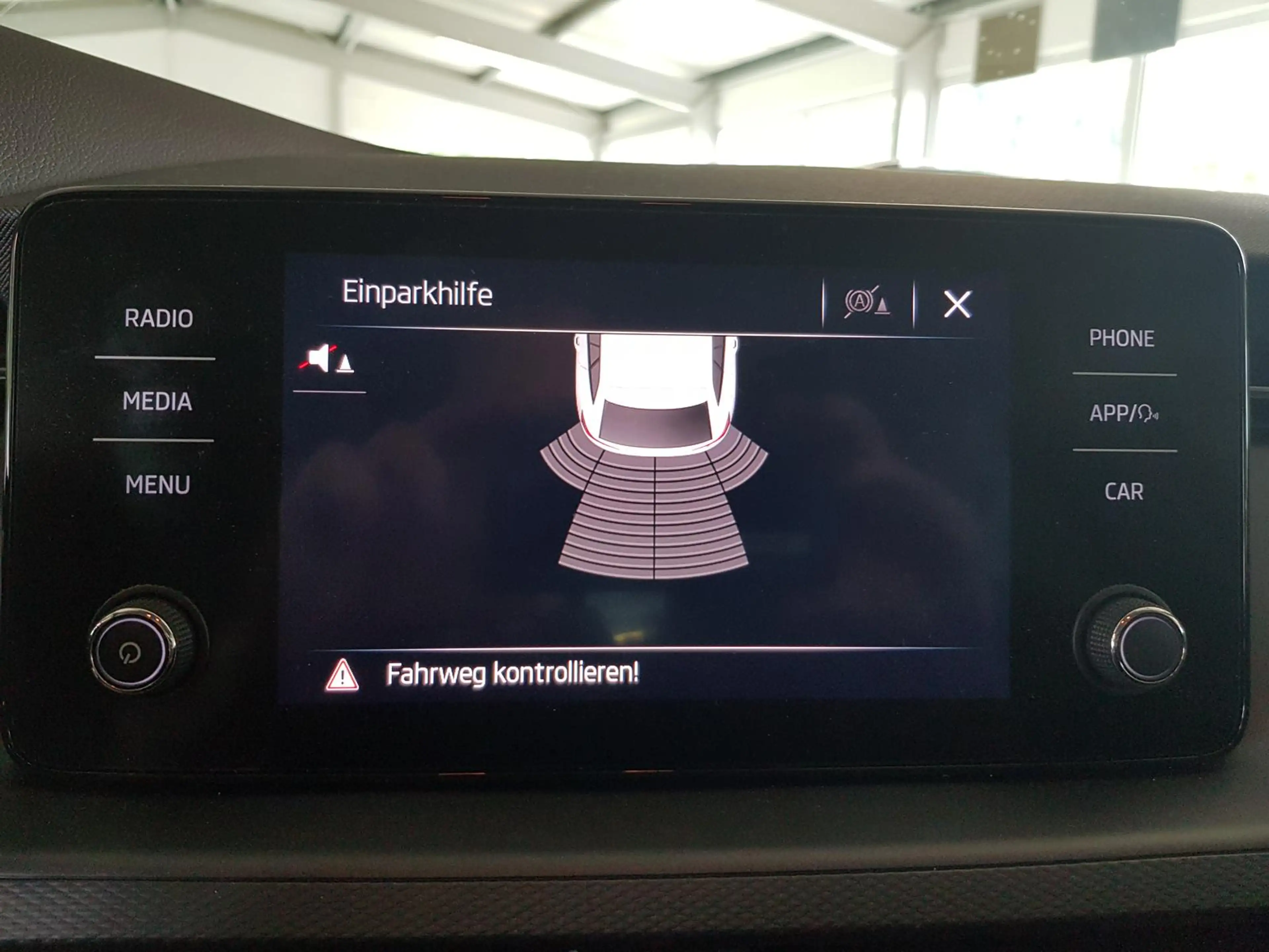 Skoda Scala TSI DSG SmartLink LED PDC Sitzheiz ACC — photo 10
