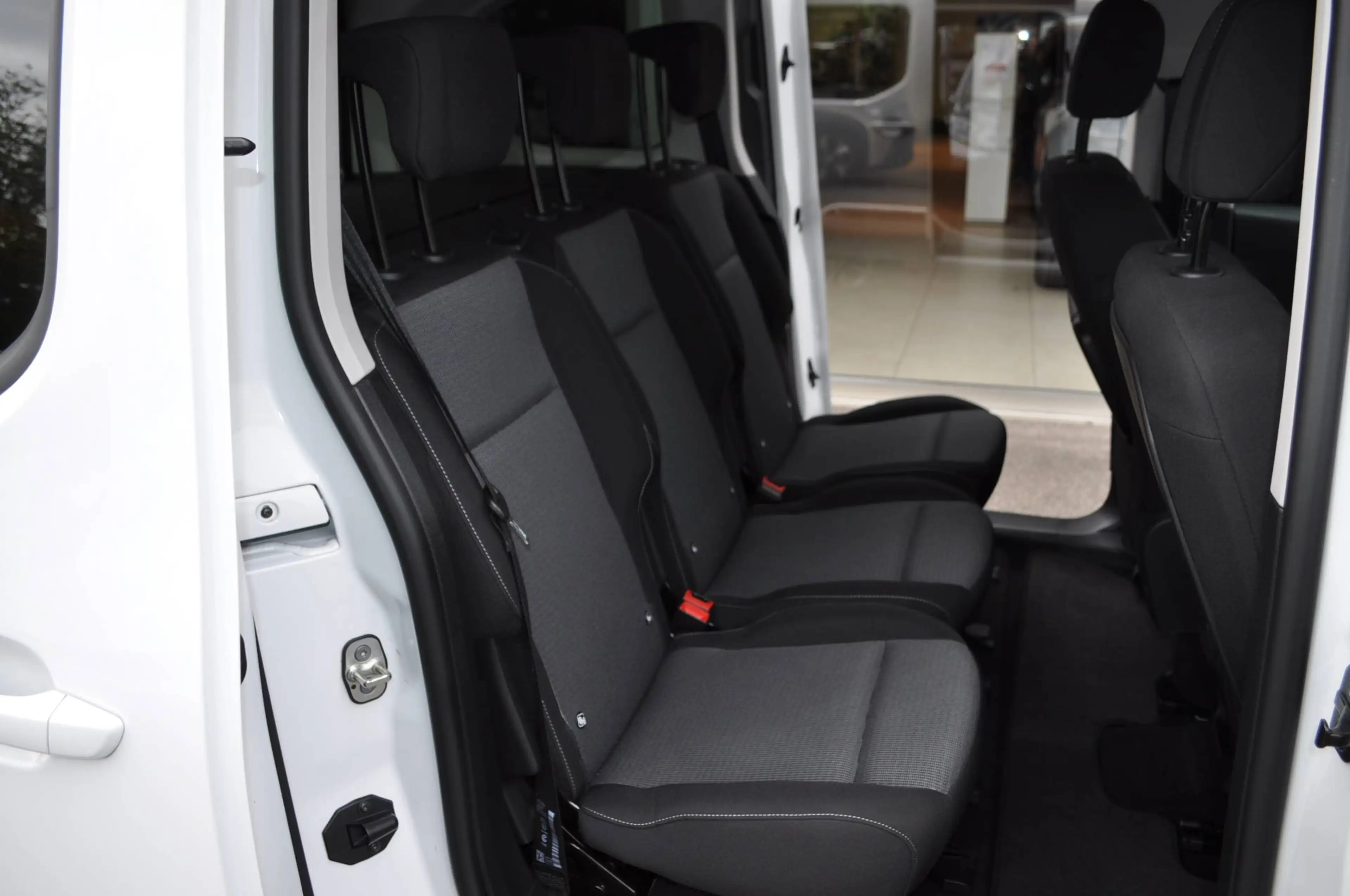 Toyota Proace City Verso L1 Team Deutschland Automatik — photo 9