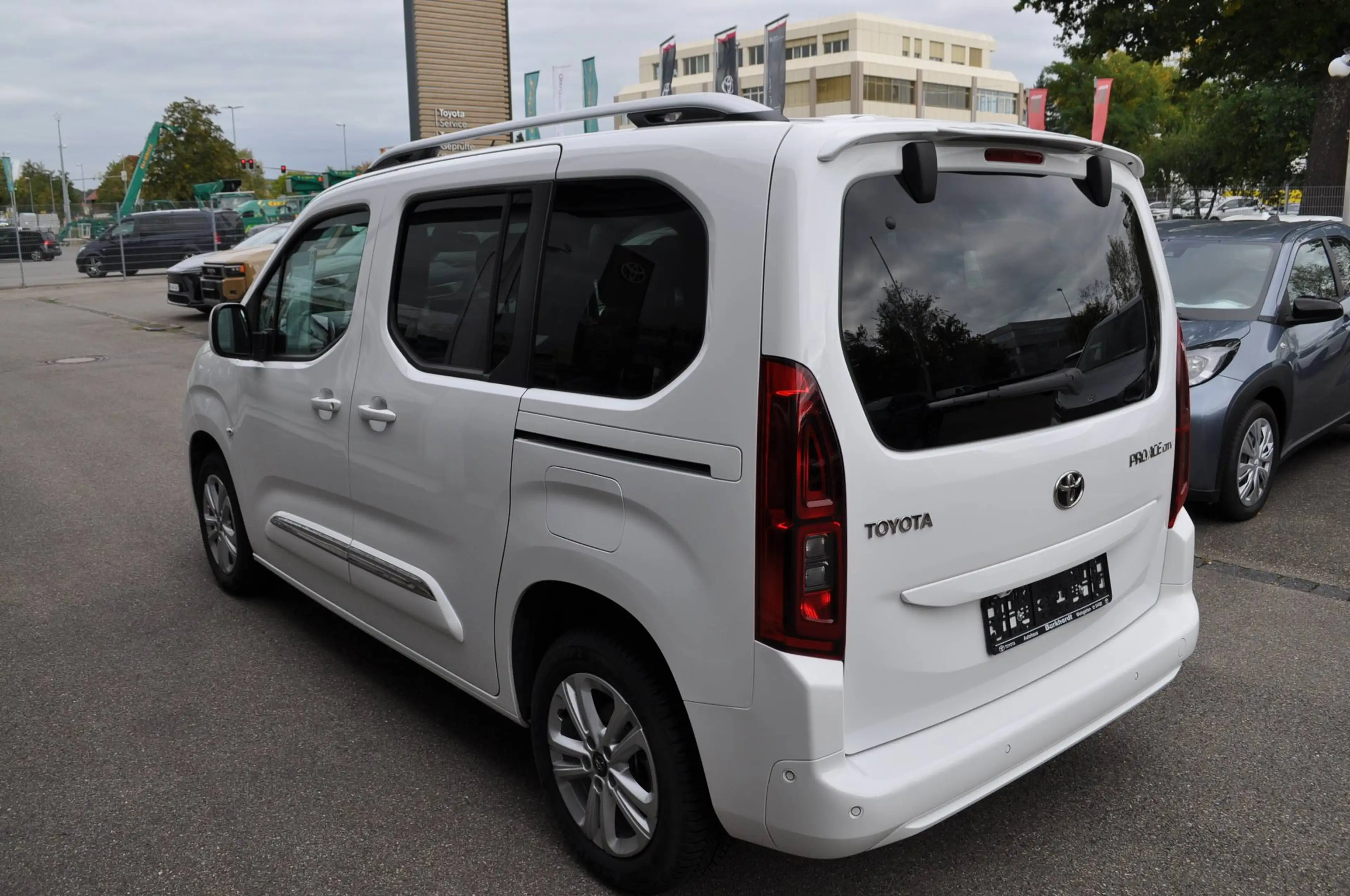 Toyota Proace City Verso L1 Team Deutschland Automatik — photo 3