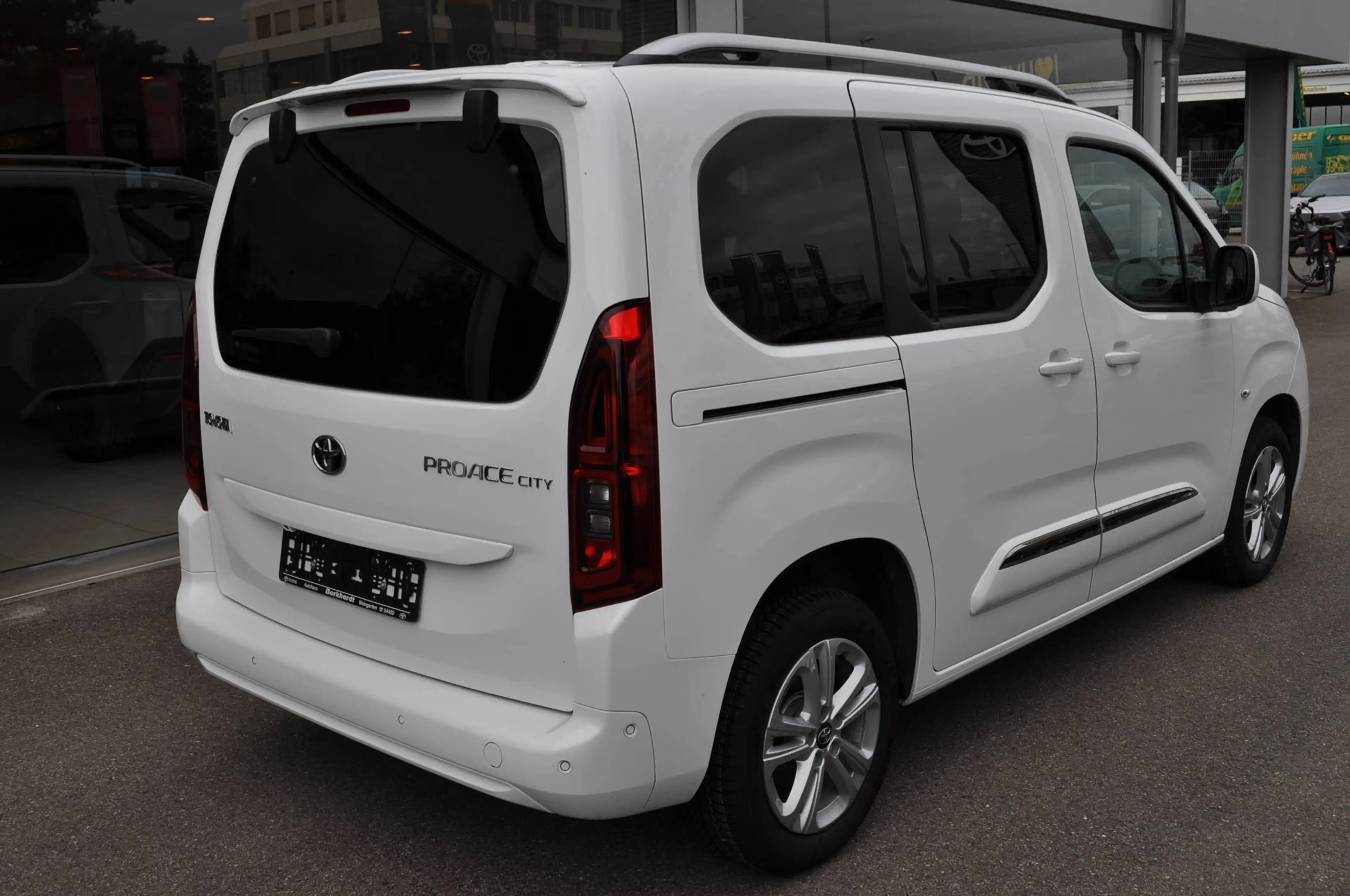Toyota Proace City Verso L1 Team Deutschland Automatik — photo 4