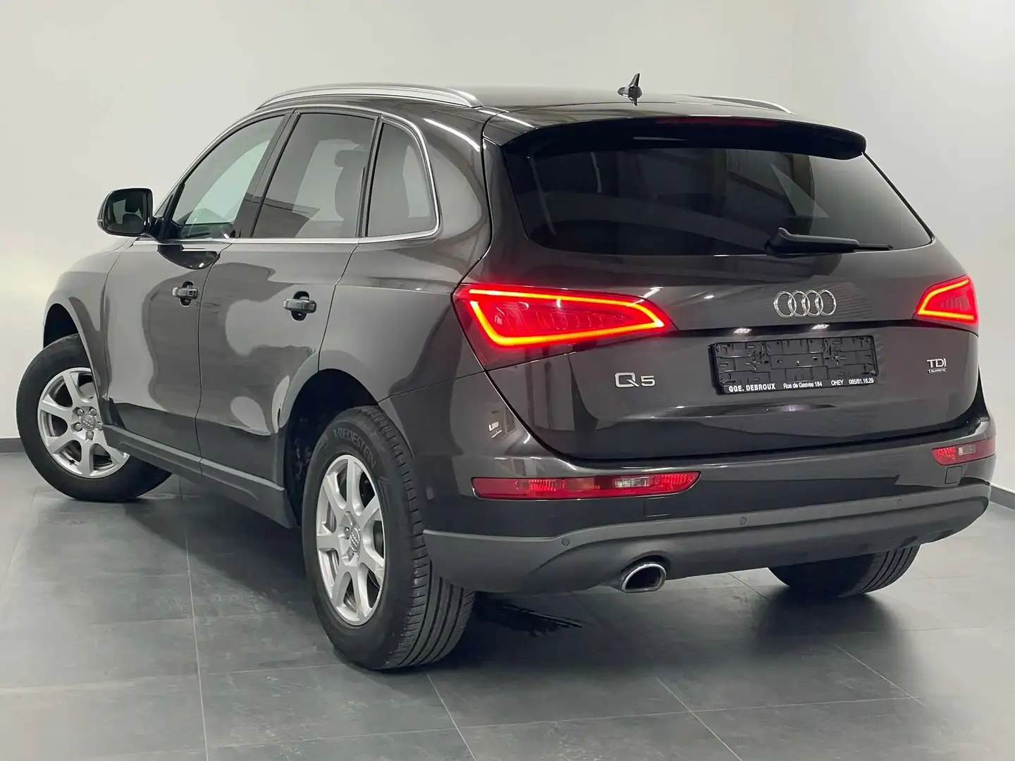 Audi Q5 2.0 TDi Quattro - Navi - Airco - 1erMain - Carnet Noir - 2