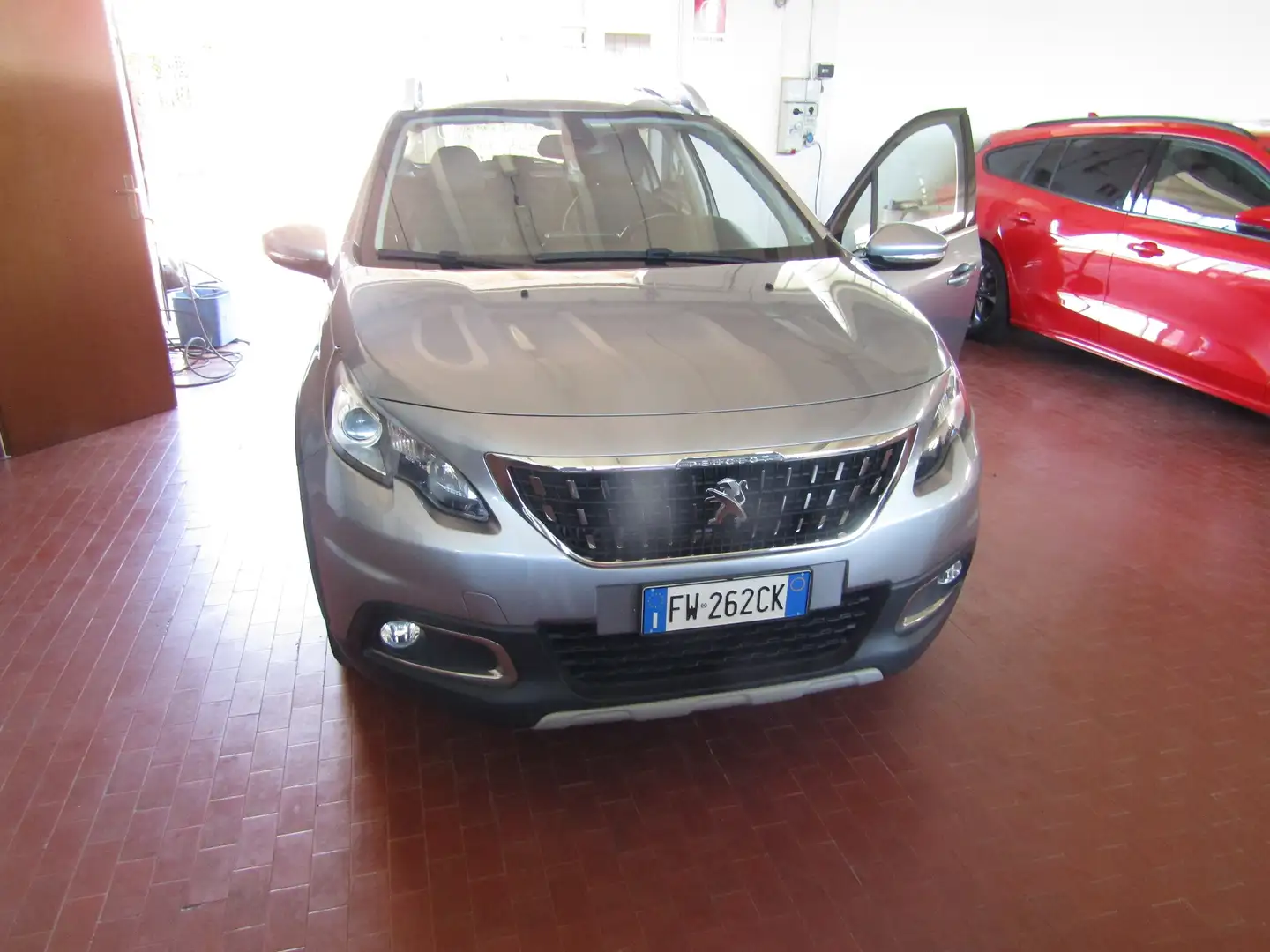 Peugeot 2008 2008 1.6 bluehdi Allure s Plateado - 1