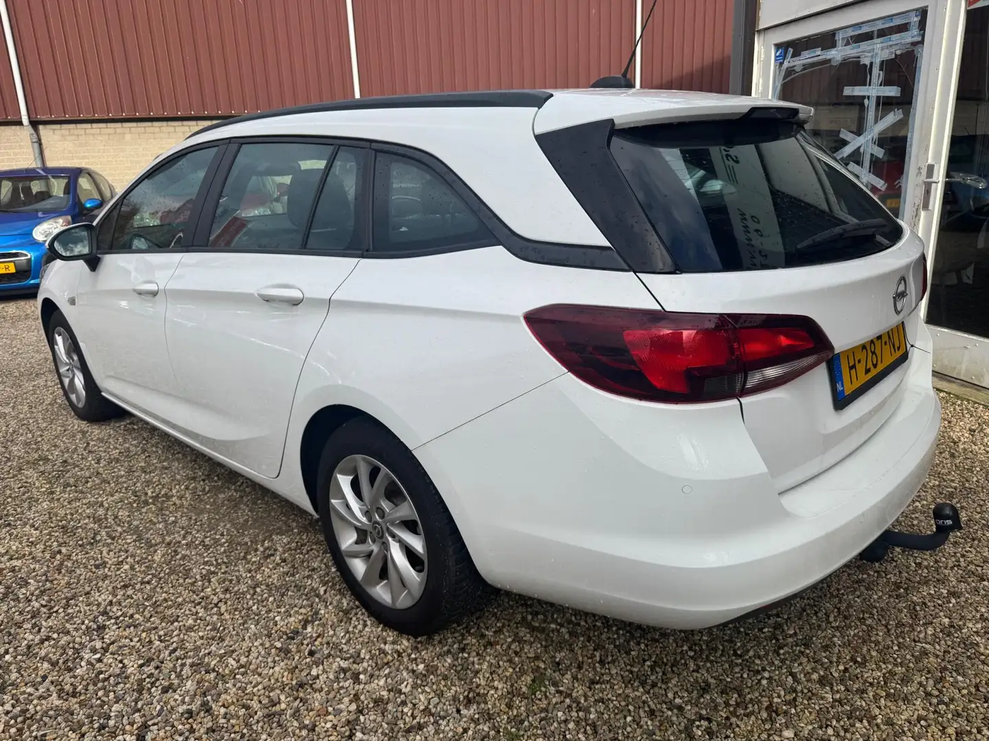 Opel Astra Sports Tourer 1.2 Edition clima,navi,cruise contr, Wit - 2