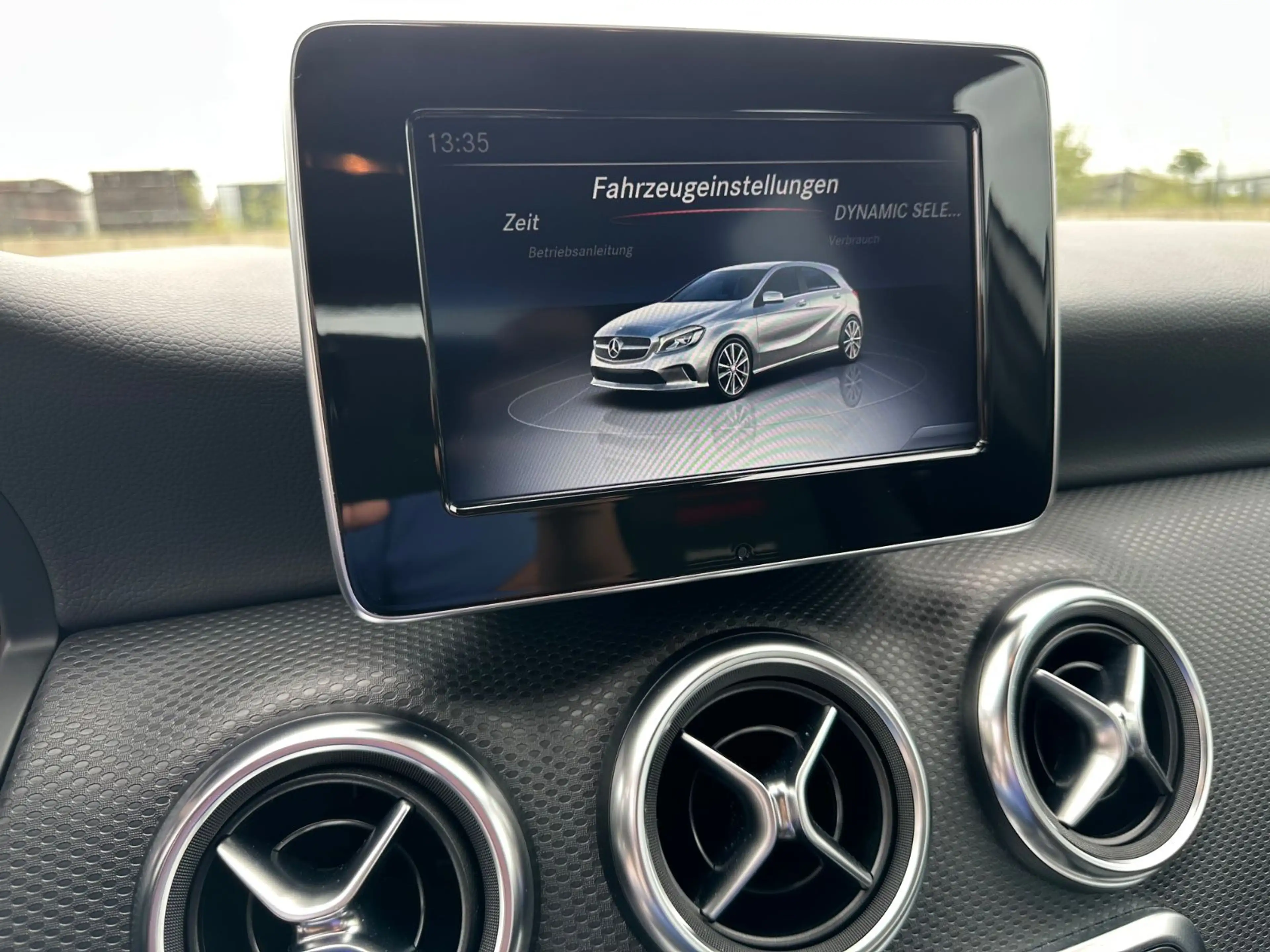 Mercedes-Benz A 200 AMG-Line GARANTIE/APPLE-CAR-PLAY/NOTBREMSA — photo 9