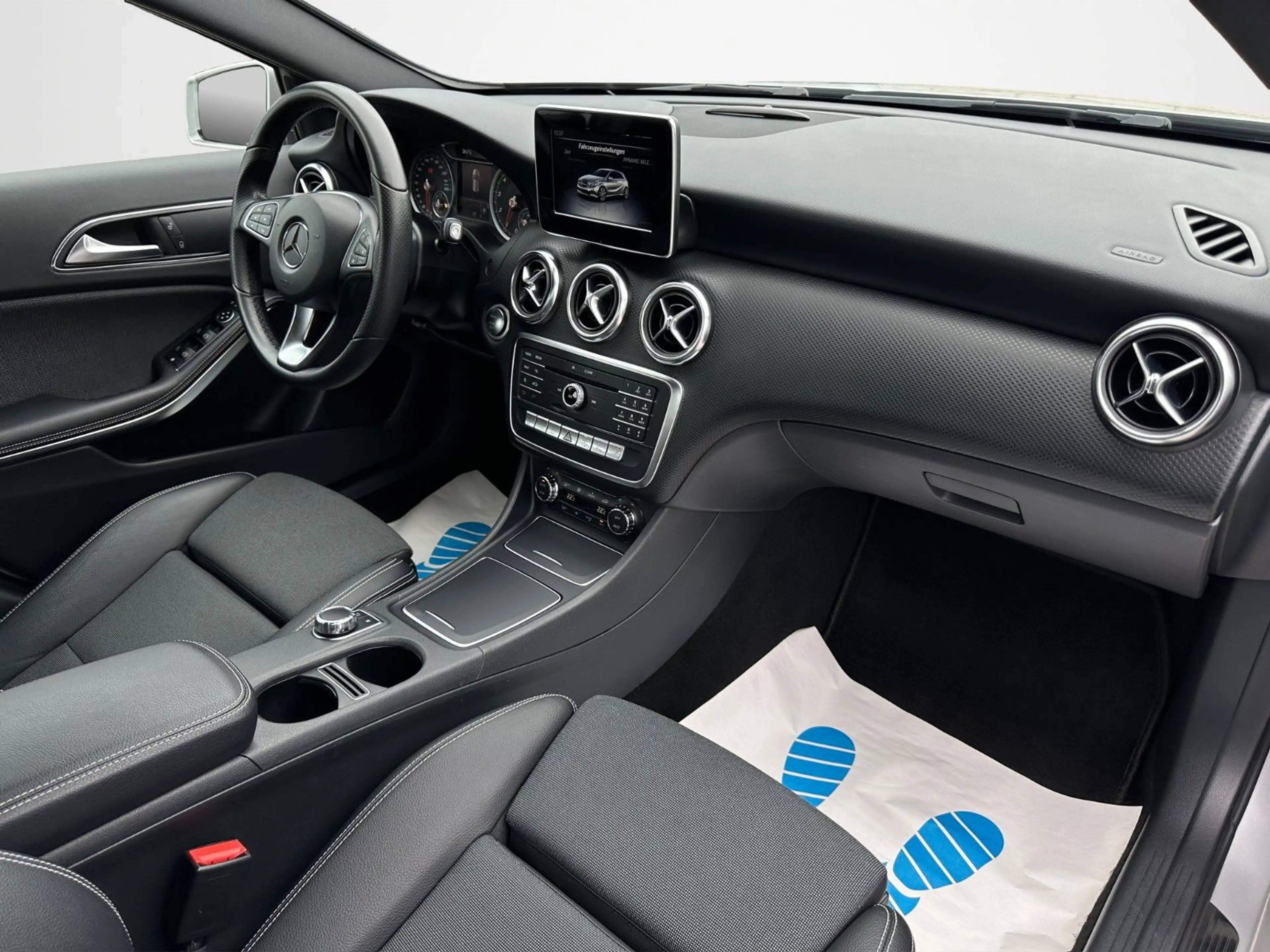 Mercedes-Benz A 200 AMG-Line GARANTIE/APPLE-CAR-PLAY/NOTBREMSA — photo 12