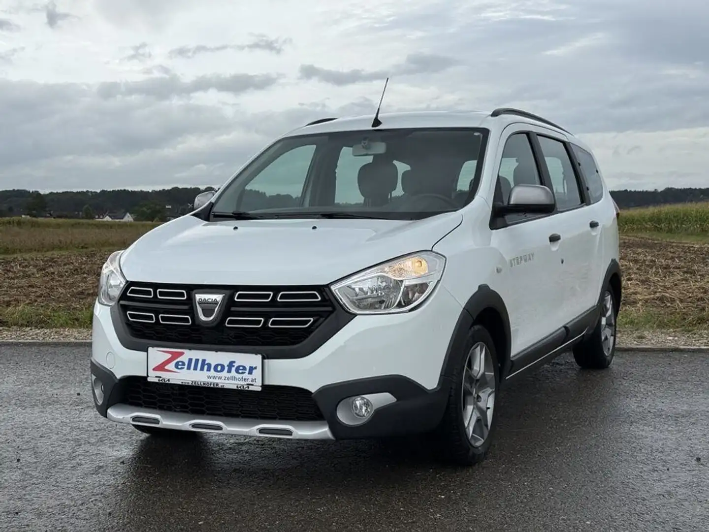 Dacia Lodgy Stepway TCe 115 S&S Weiß - 2
