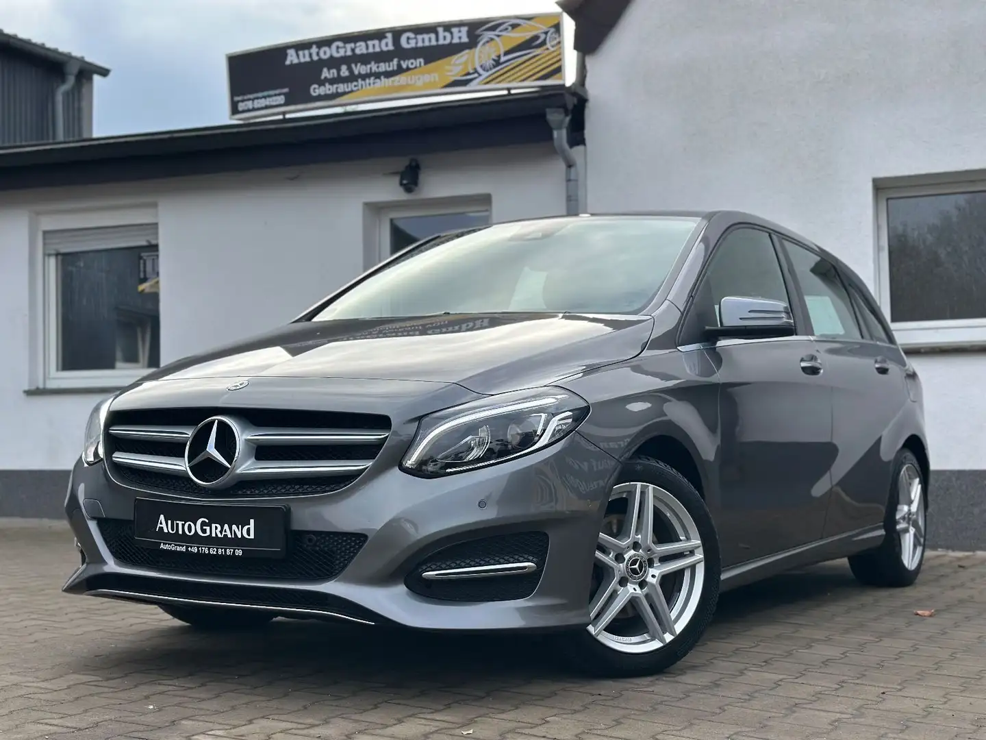 Mercedes-Benz B 200 d 4Matic  Style Edition*1Hand*NAVI*AHK*PDC Gris - 1
