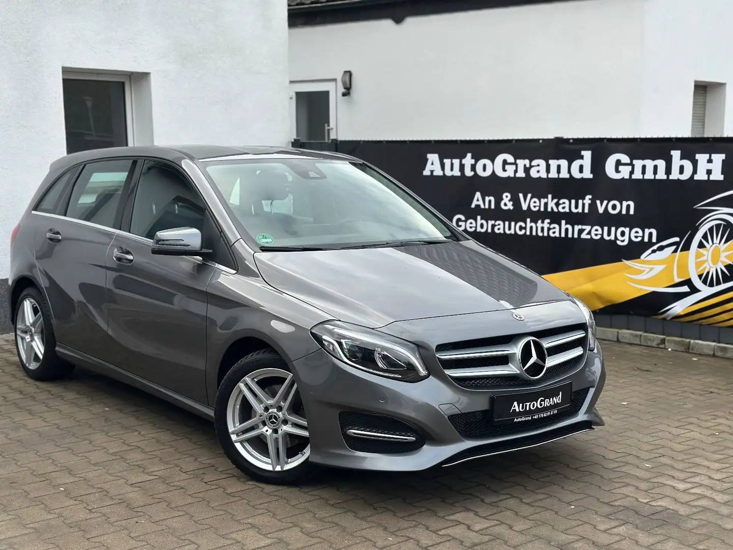 Mercedes-Benz B 200 d 4Matic  Style Edition*1Hand*NAVI*AHK*PDC Gris - 2