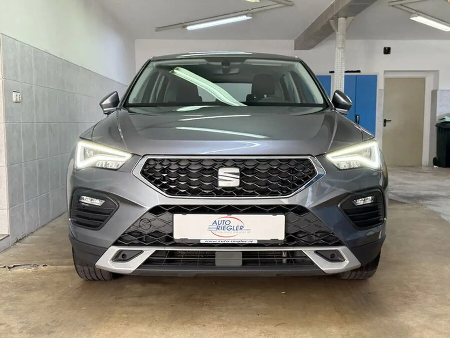 SEAT Ateca Style ''Voll LED-Navi-Virtual-Sitzh.-Alu'' Grau - 2