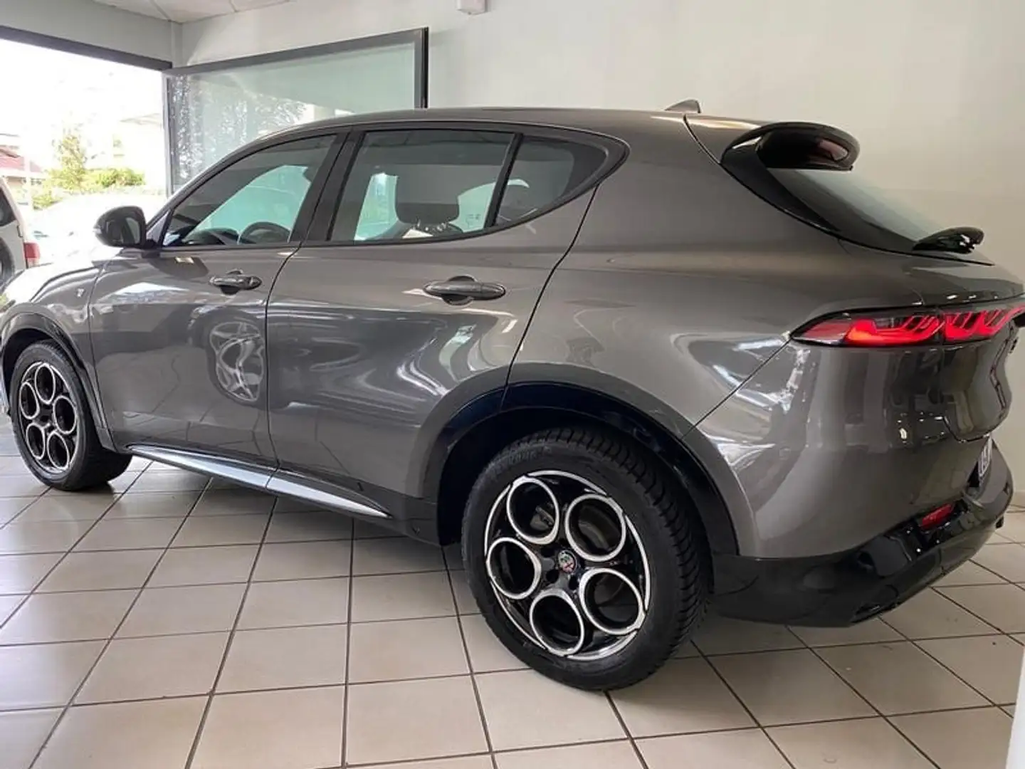 Alfa Romeo Tonale 1.5 160 CV MHEV TCT7 Ti Gris - 2