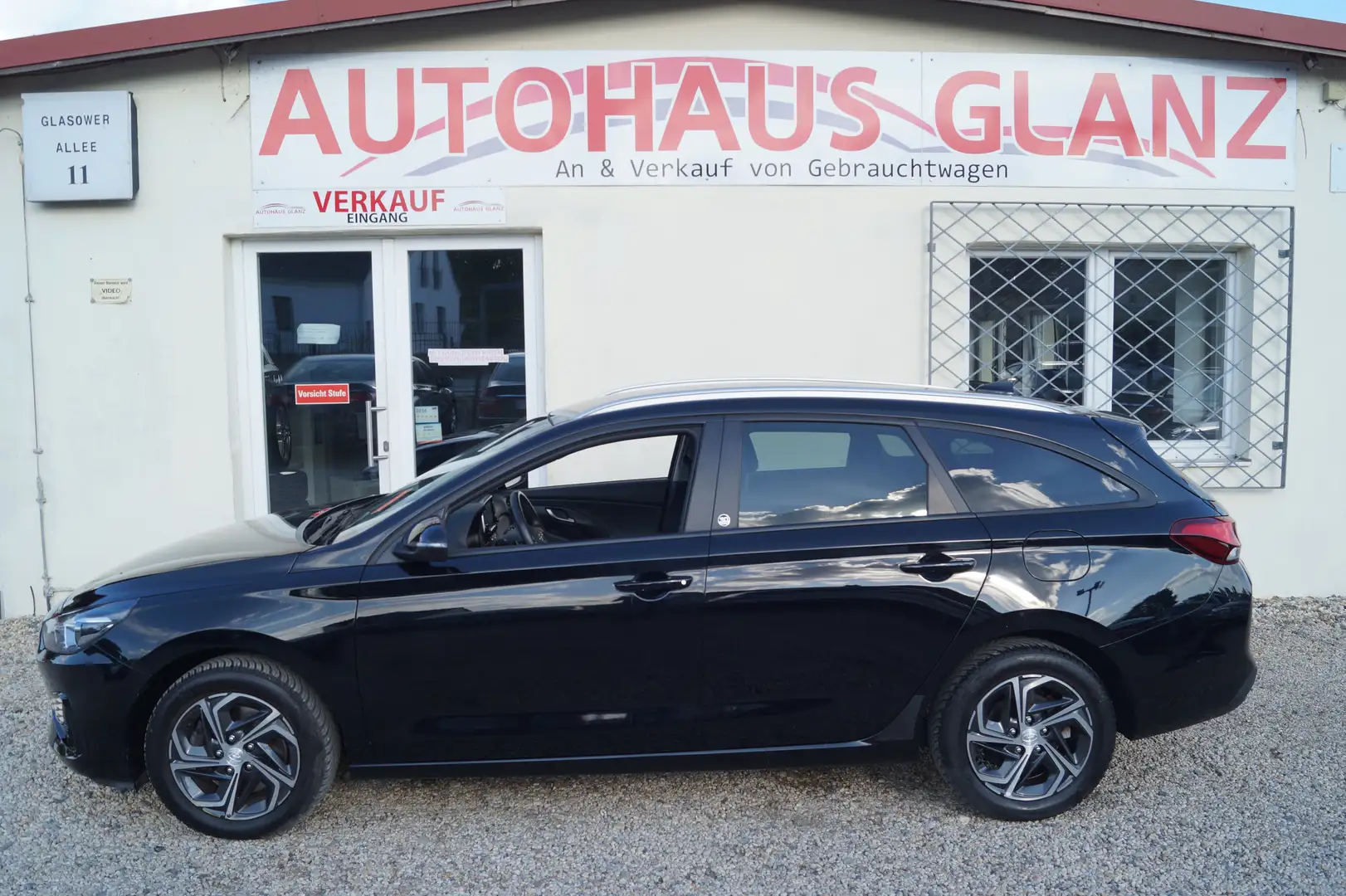 Hyundai i30 Edition 30 Mild-Hybrid Aut. Kamera Negro - 2