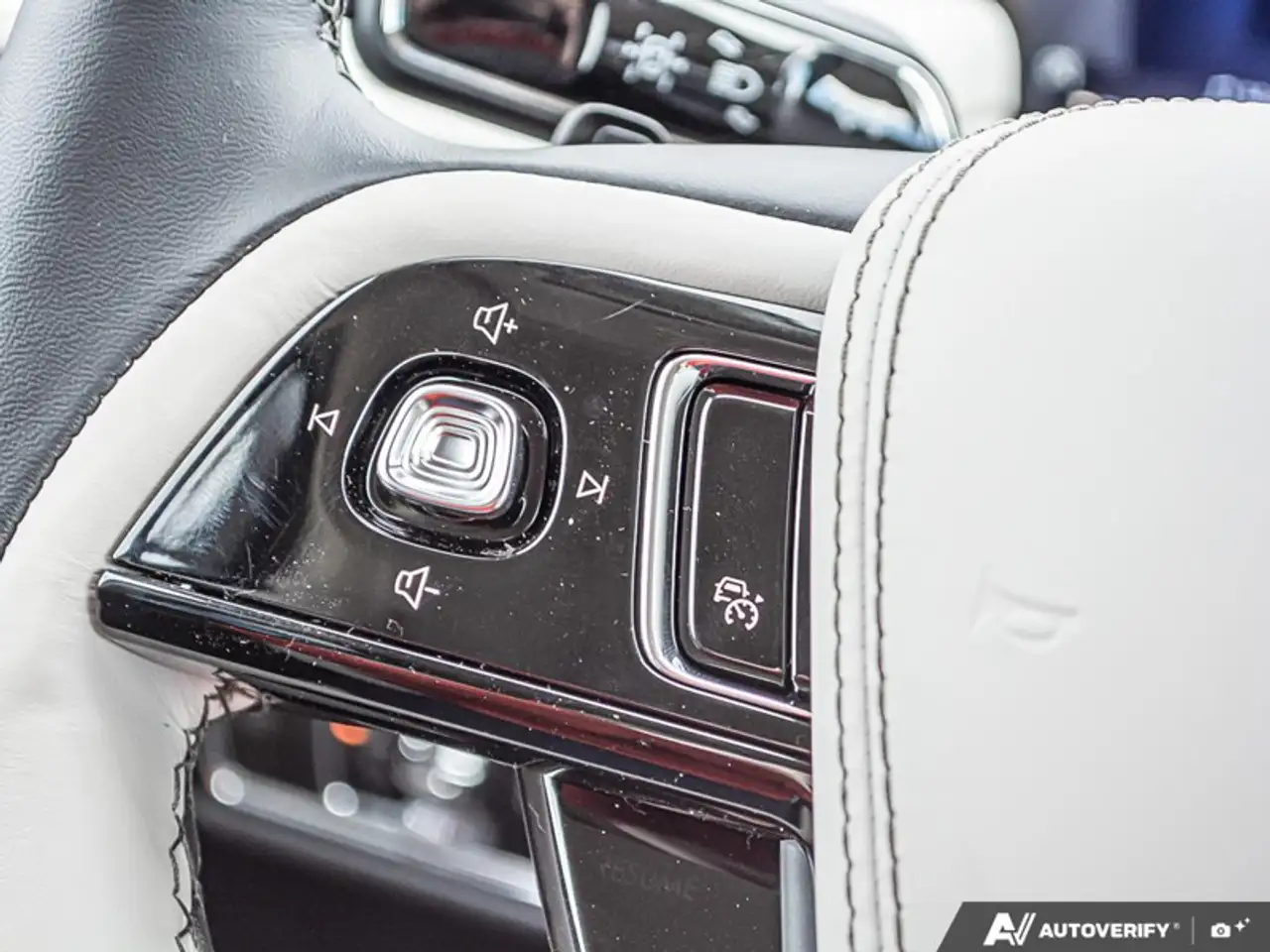 Lincoln Aviator снимка Lincoln Aviator