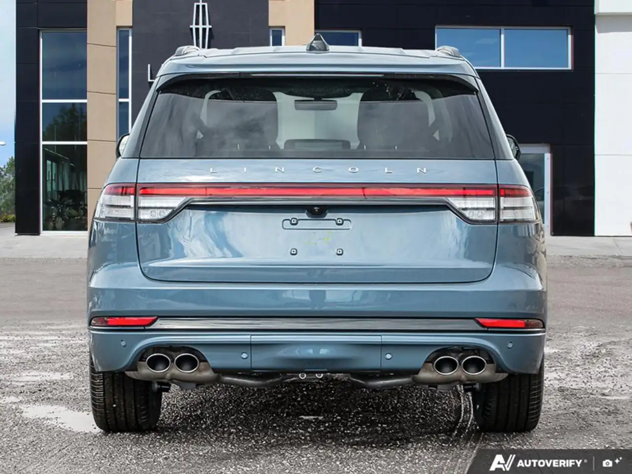 Lincoln Aviator снимка Lincoln Aviator