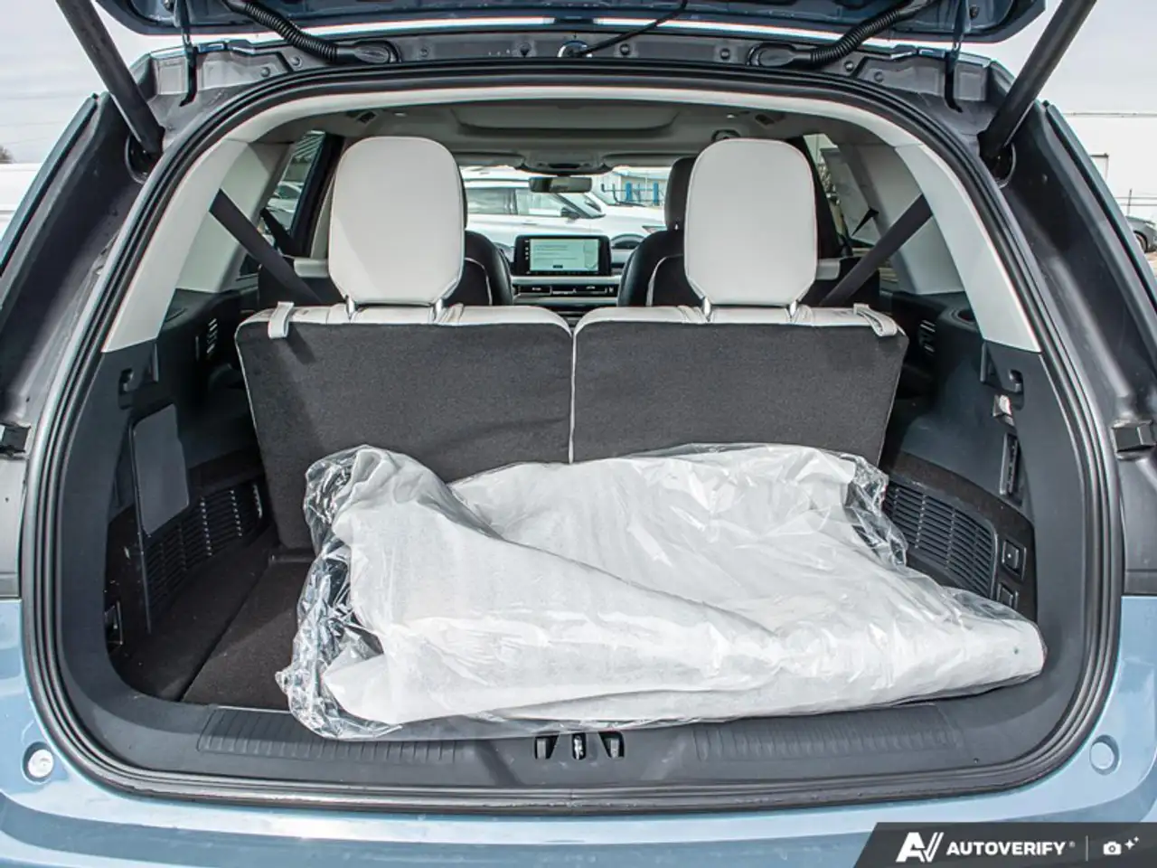 Lincoln Aviator снимка Lincoln Aviator