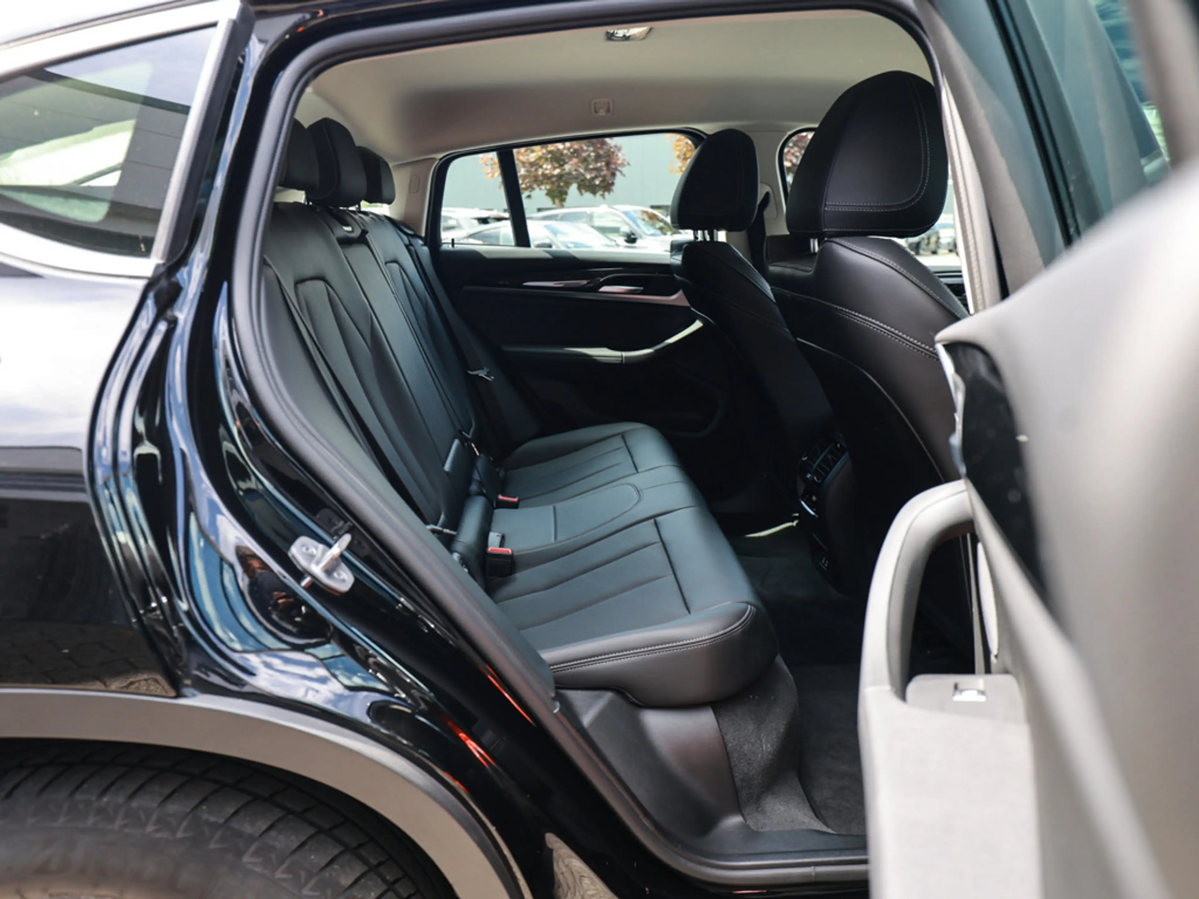 BMW X4 xDrive20i FACEL. LED W-LAN KAMERA SHZ PDC — photo 9