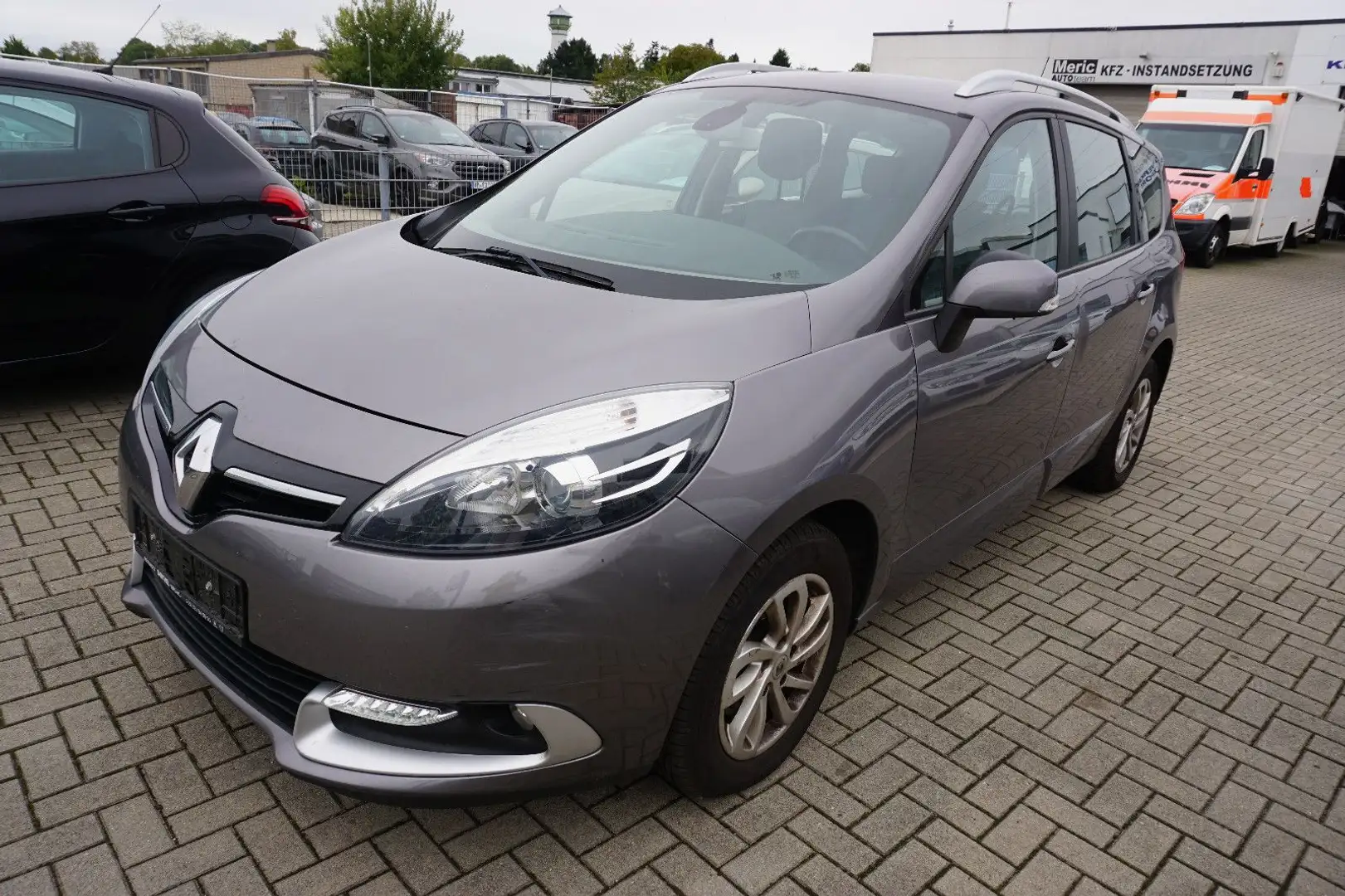 Renault Grand Scenic ENERGY dCi 110 Start&Stop 7 SITZER Grau - 2