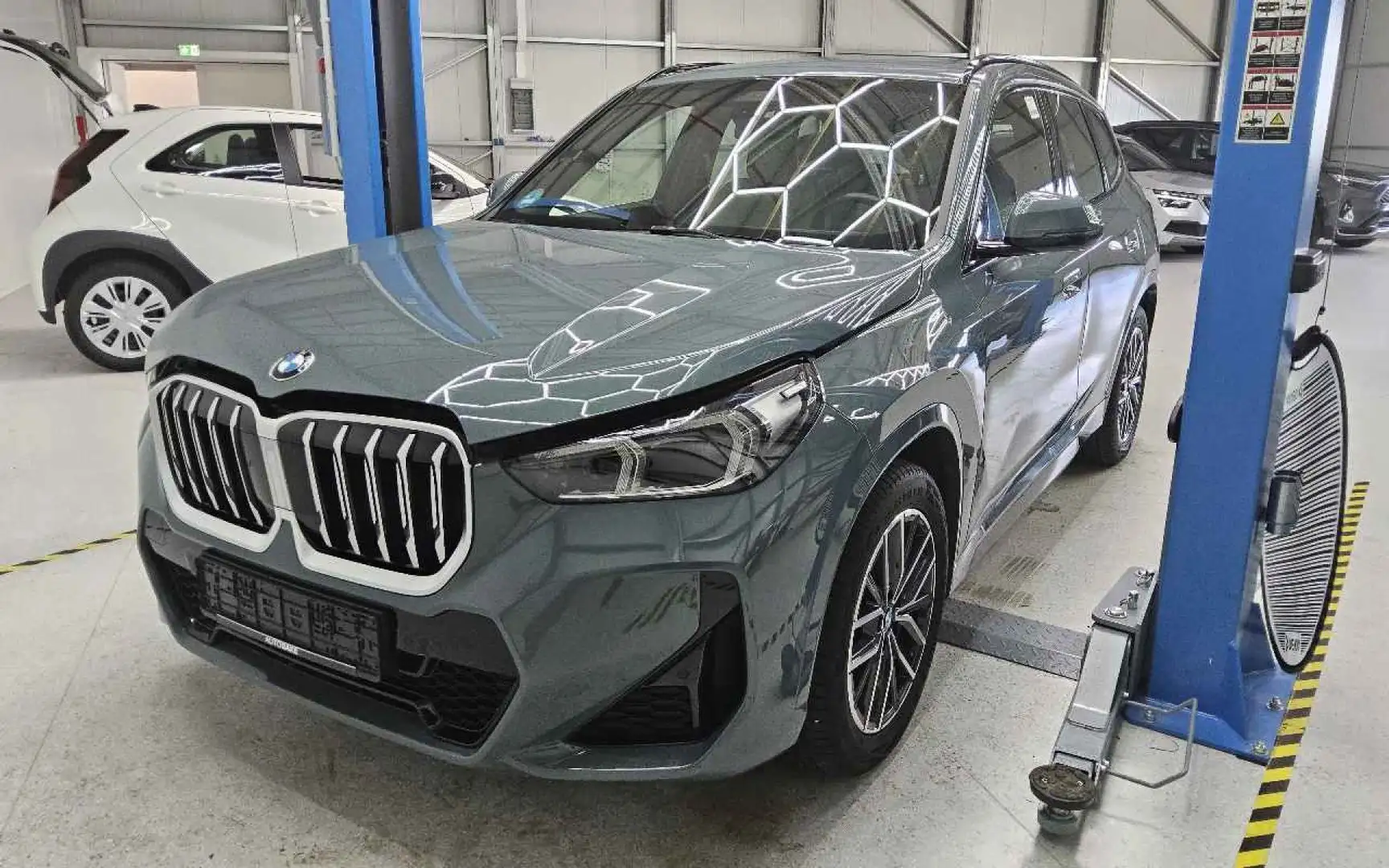BMW X1 sDrive 18i 136cv Msport Verde - 1