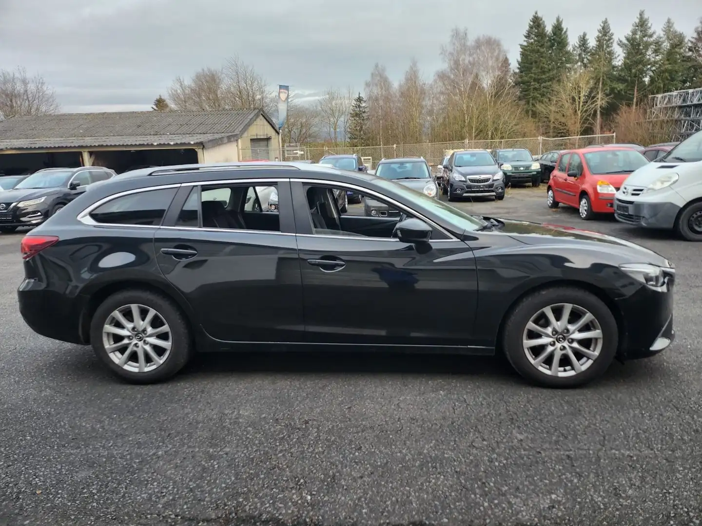 Mazda 6 Kombi Exclusive-Line Schwarz - 2