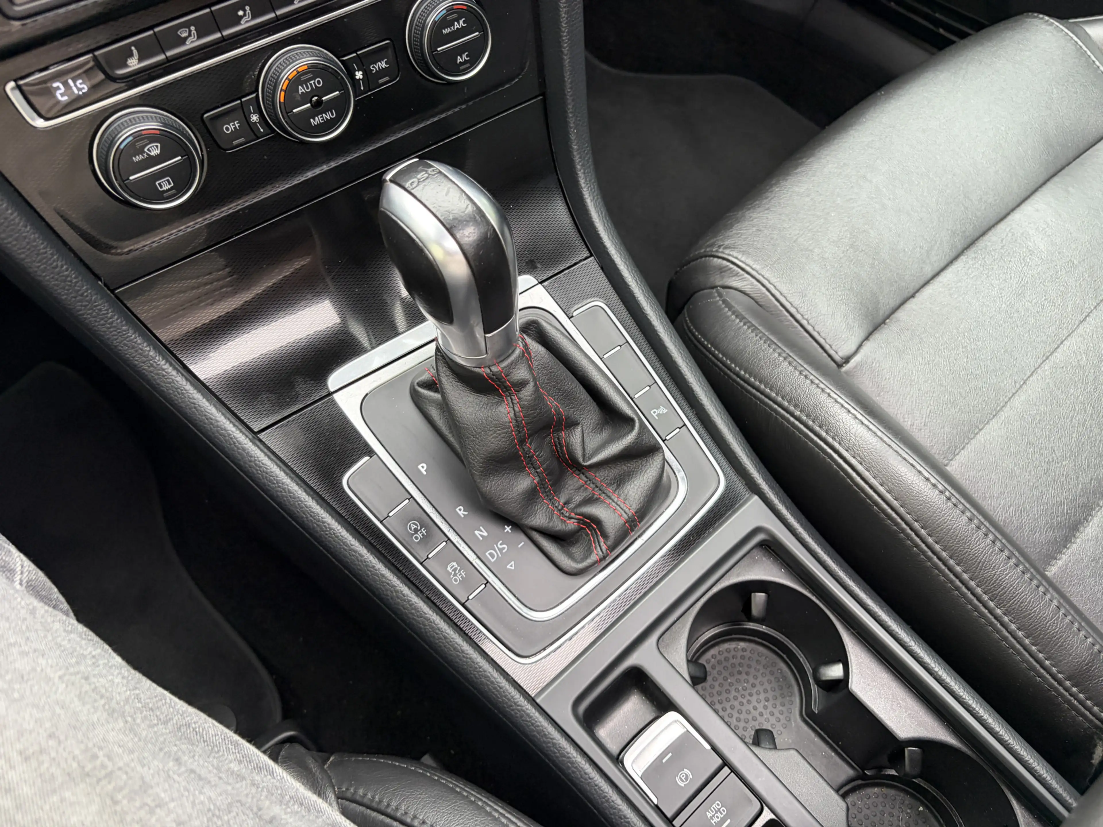 Volkswagen Golf GTI 2.0 TSI Performance / AUTOMAAT / PANORAMDAK / NAVI — photo 16